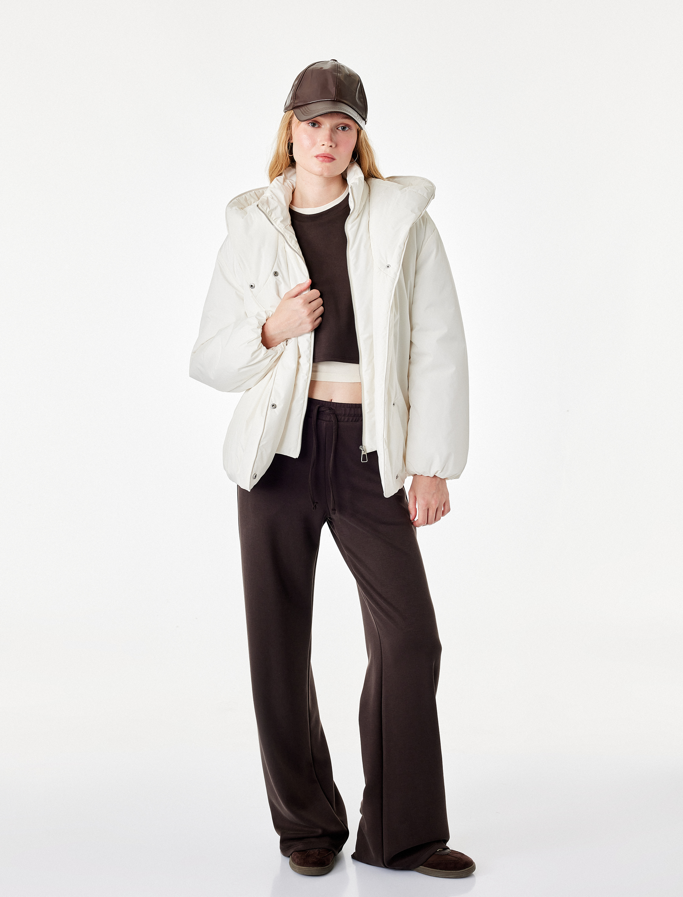   Regular Fit Uzun Kollu Fermuarlı Kapüşonlu Şişme Ceket