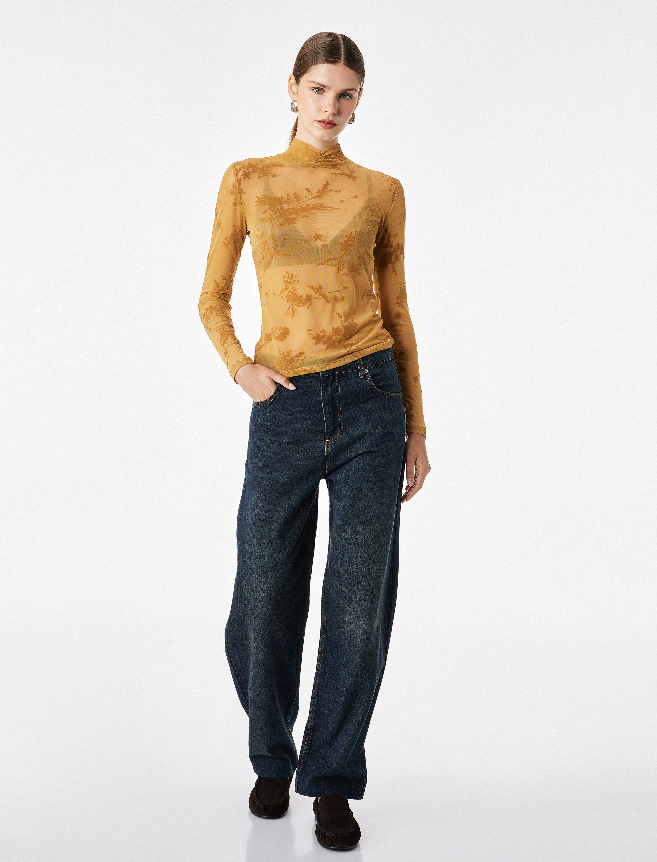   Slim Fit Dik Yaka Uzun Kollu Çiçekli Tül Bluz