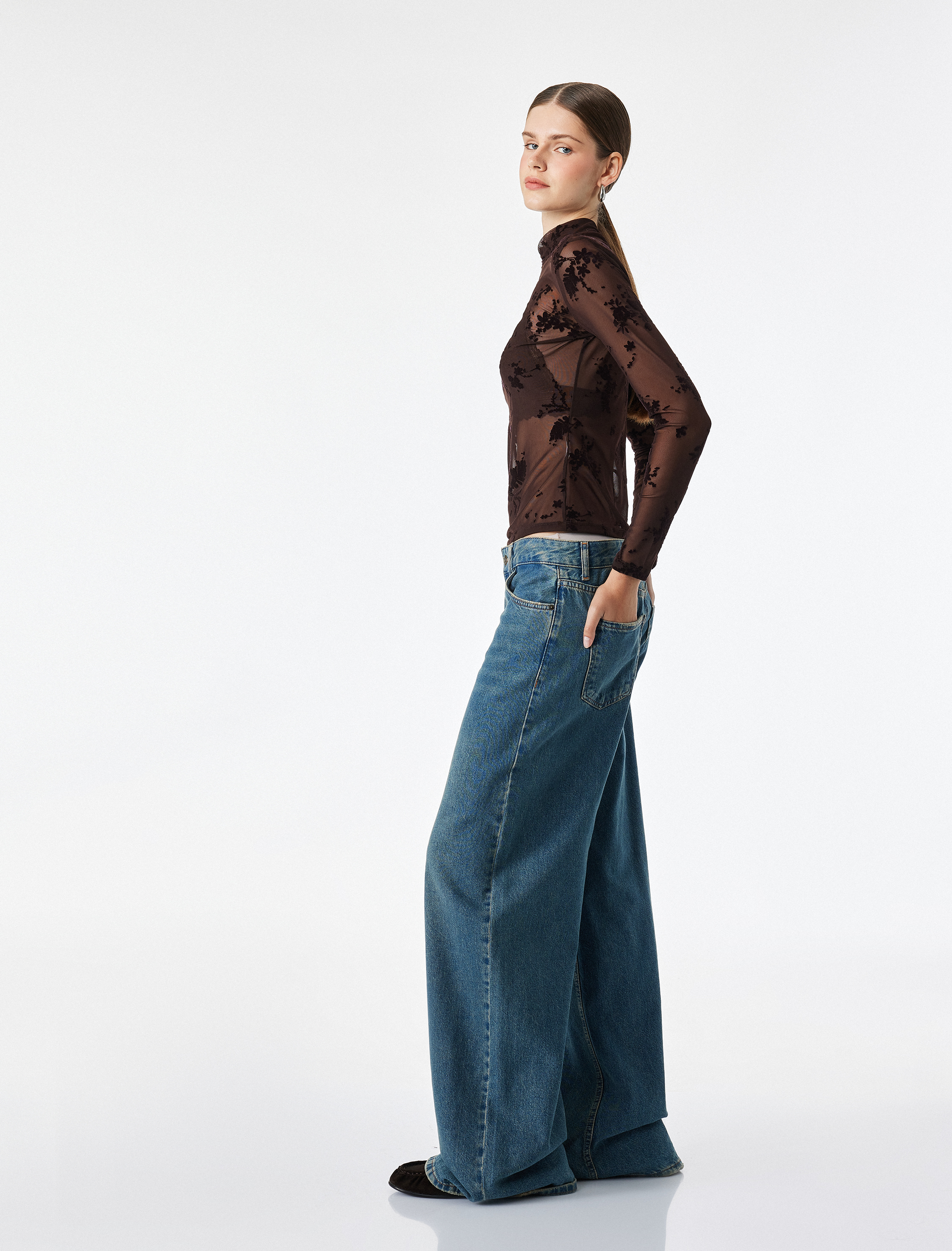   Slim Fit Dik Yaka Uzun Kollu Çiçekli Tül Bluz