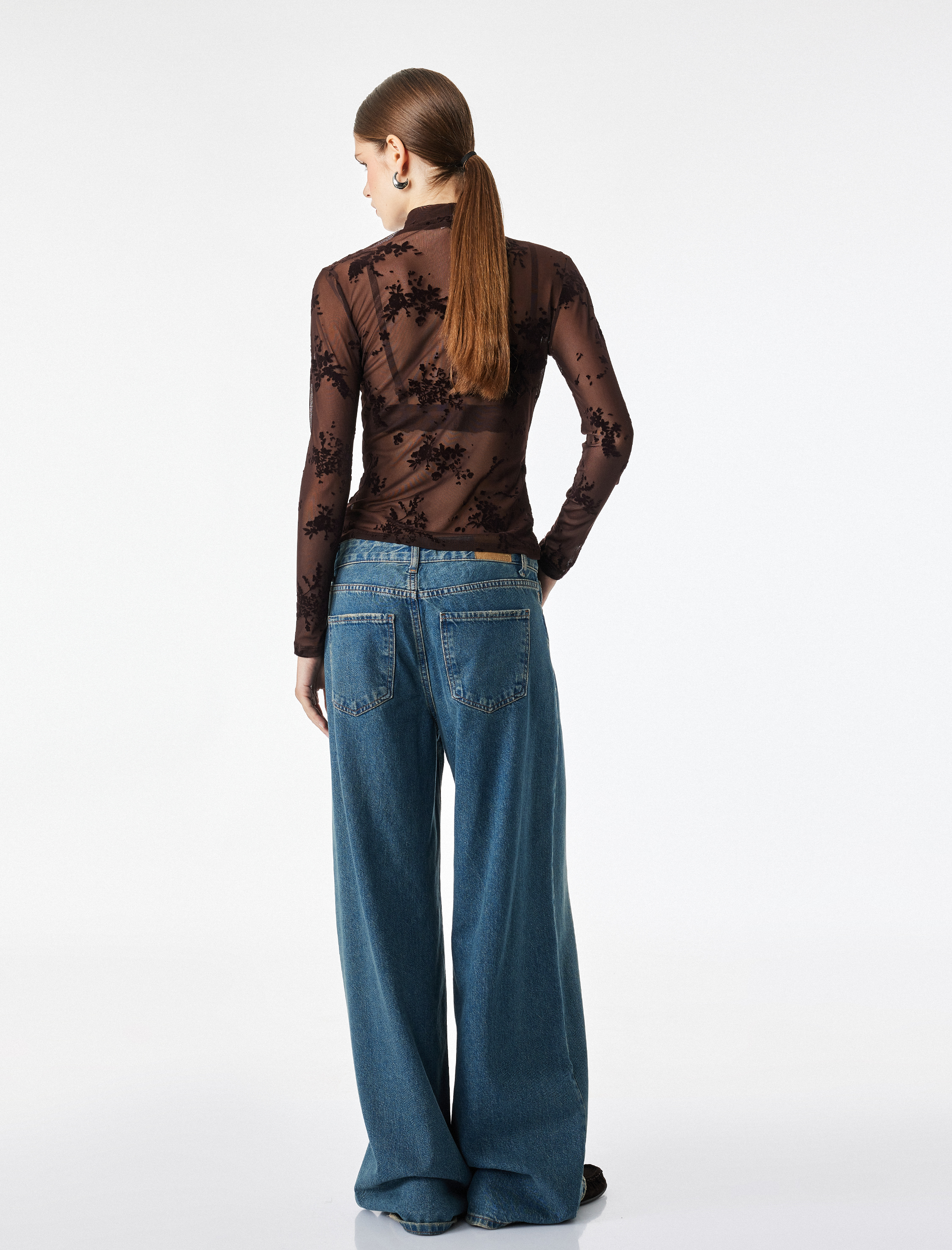   Slim Fit Dik Yaka Uzun Kollu Çiçekli Tül Bluz