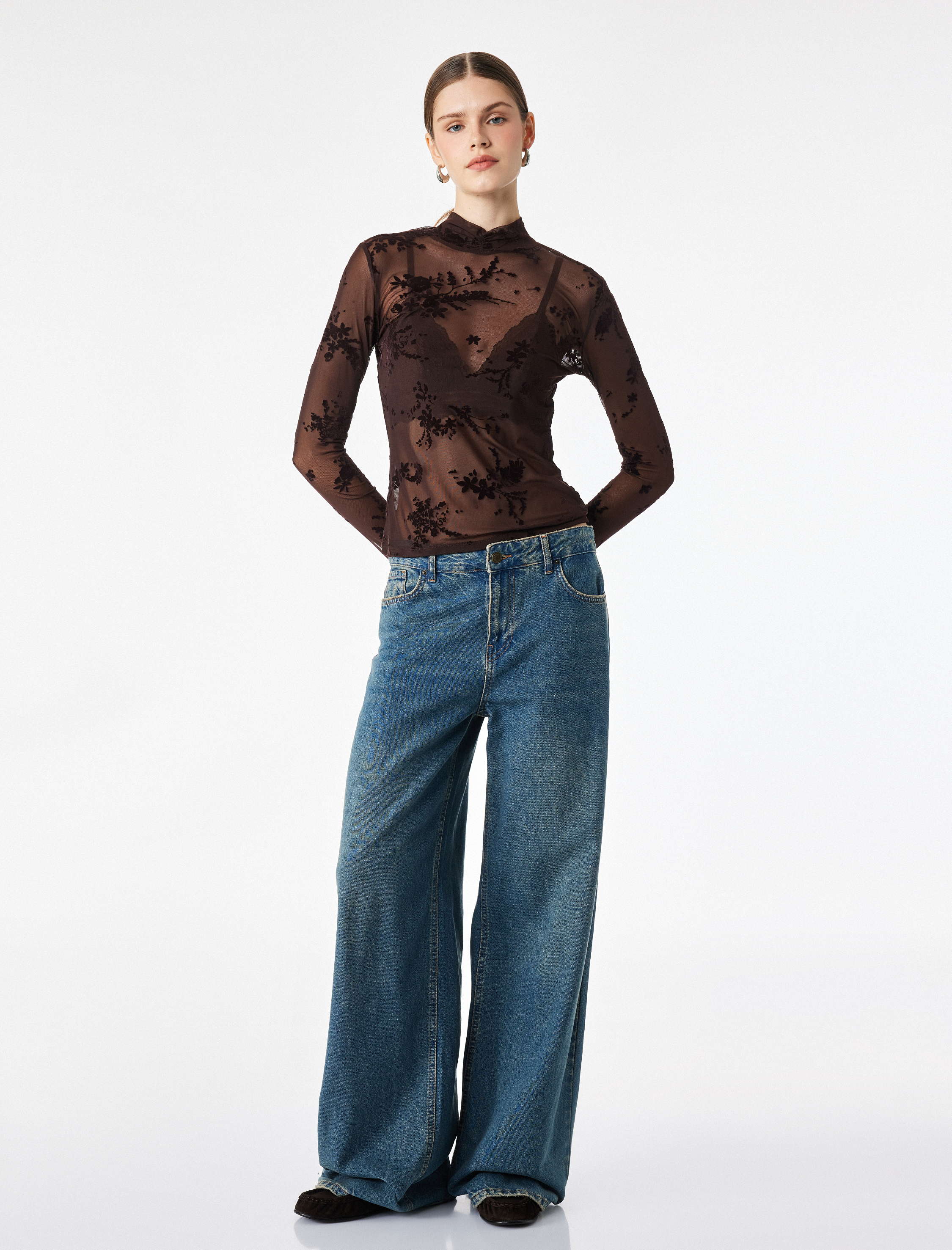   Slim Fit Dik Yaka Uzun Kollu Çiçekli Tül Bluz