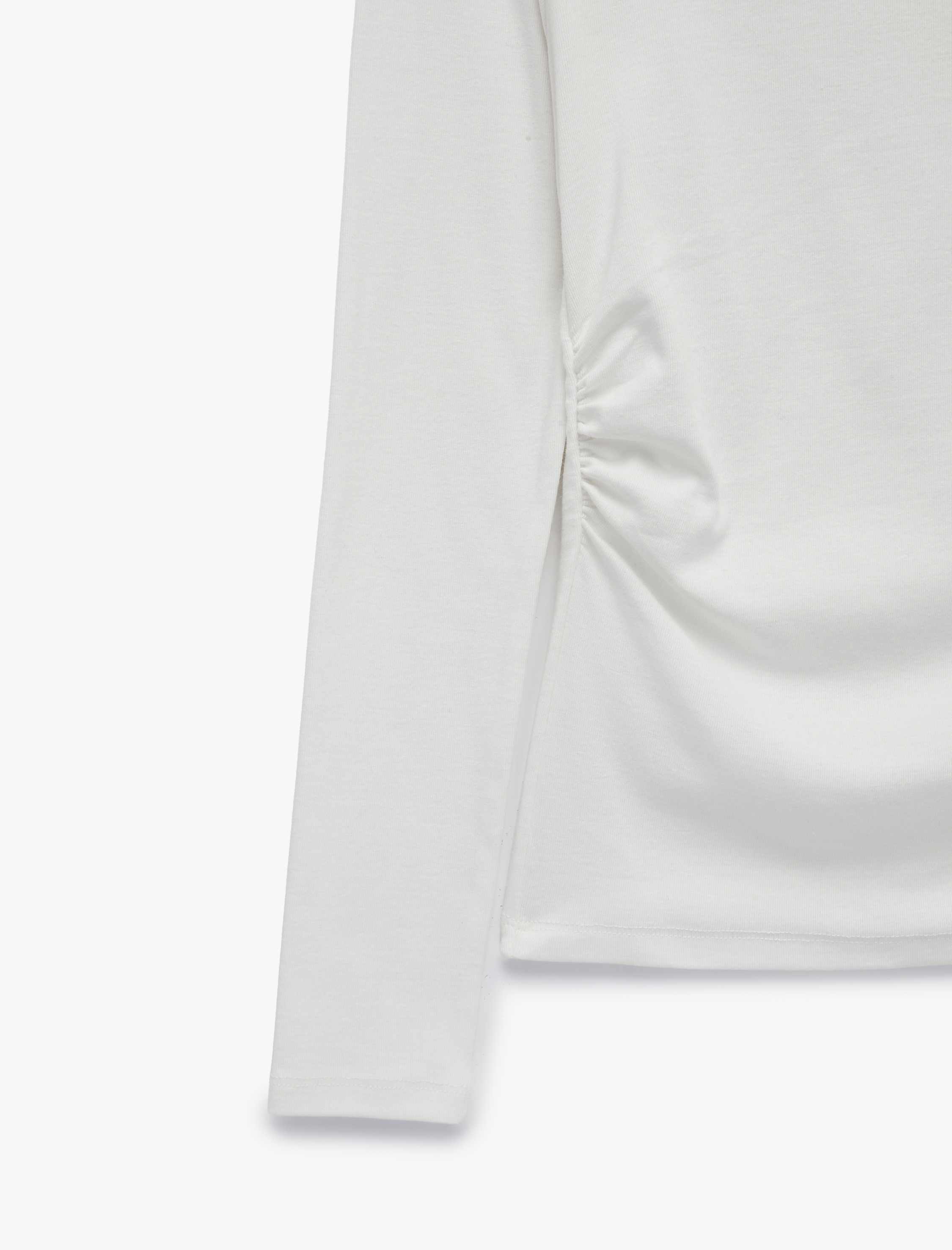   Slim Fit Uzun Kollu Büzgü Detaylı Yuvarlak Kayık Yaka Tişört