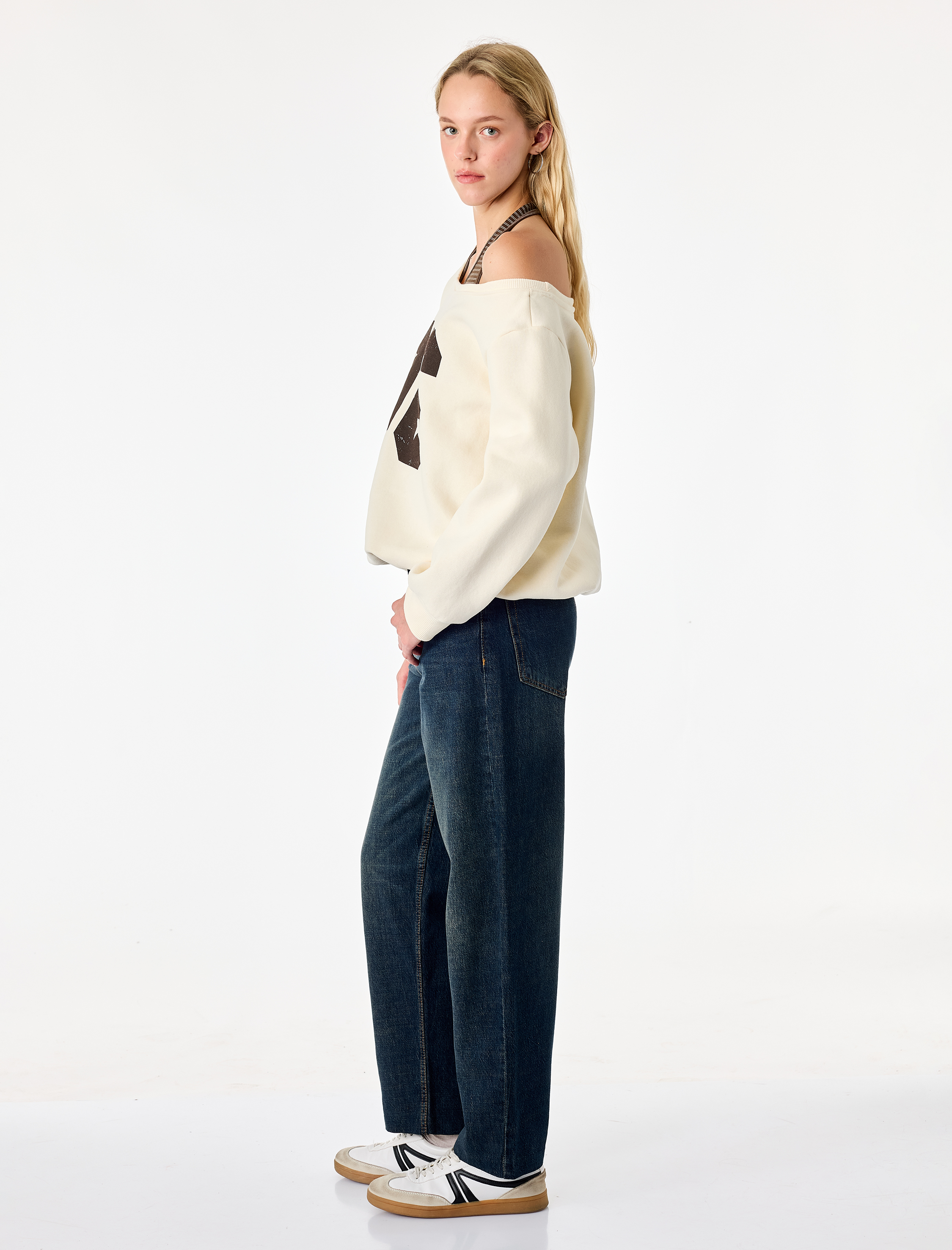   Halter Yaka Uzun Kollu Şardonlu Baskılı Sweatshirt