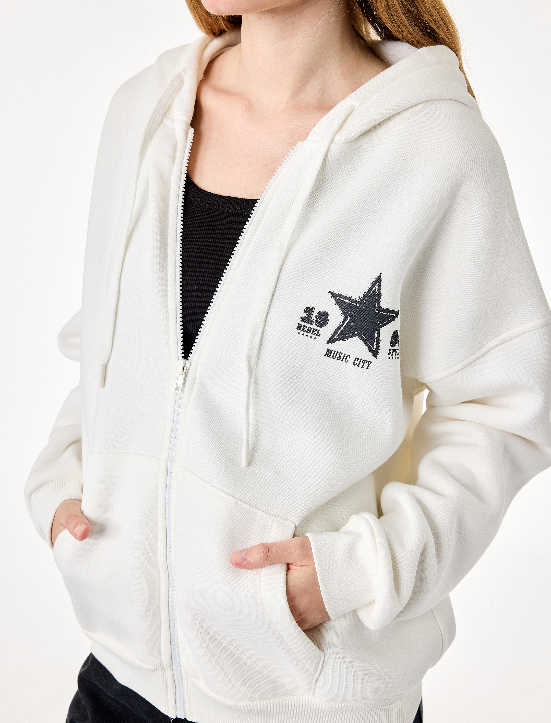   Şardonlu Uzun Kollu Fermuarlı Kanguru Cepli Baskılı Kapüşonlu Sweatshirt