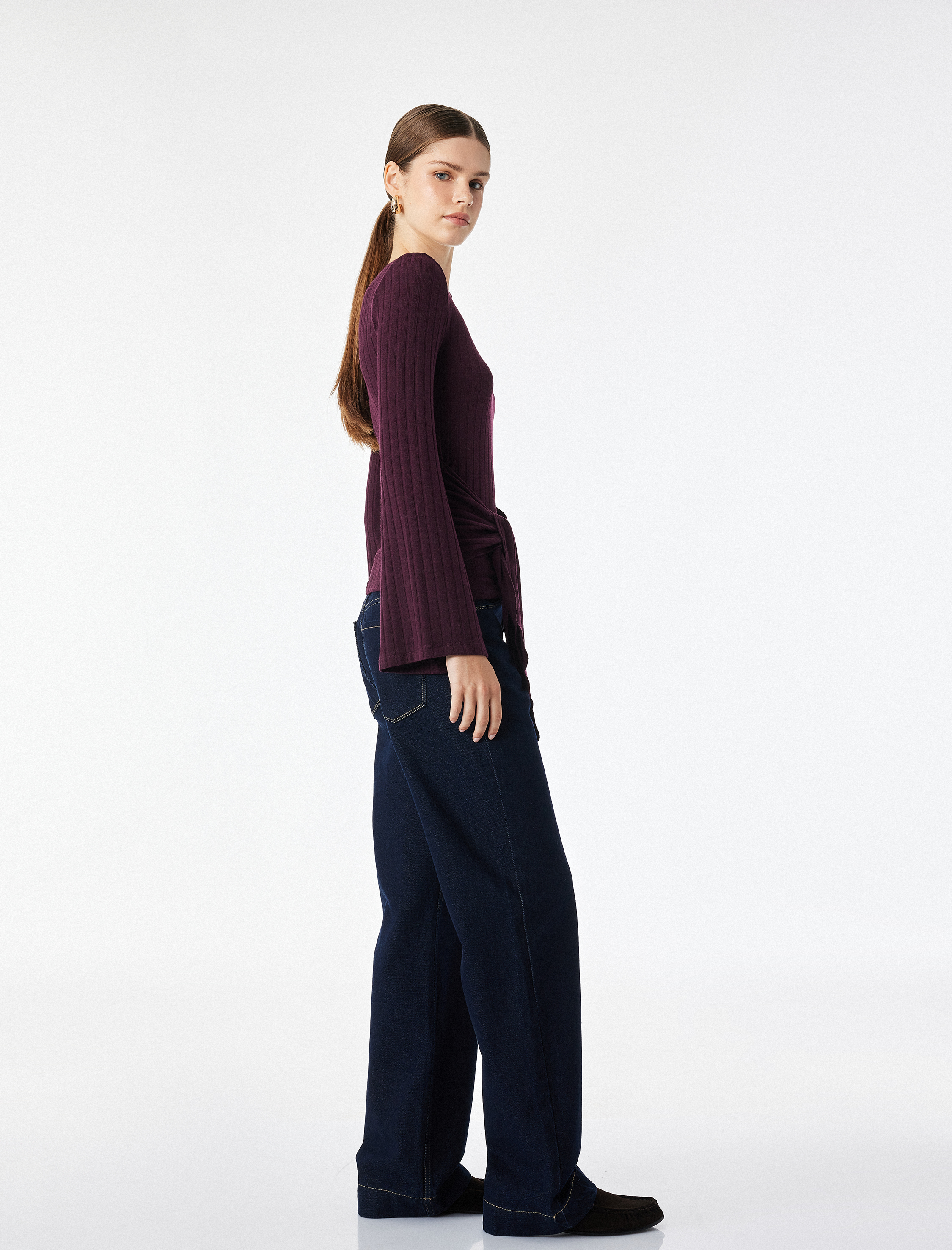   Slim Fit Bisiklet Yaka Bağlama Detaylı Uzun Kollu Bluz