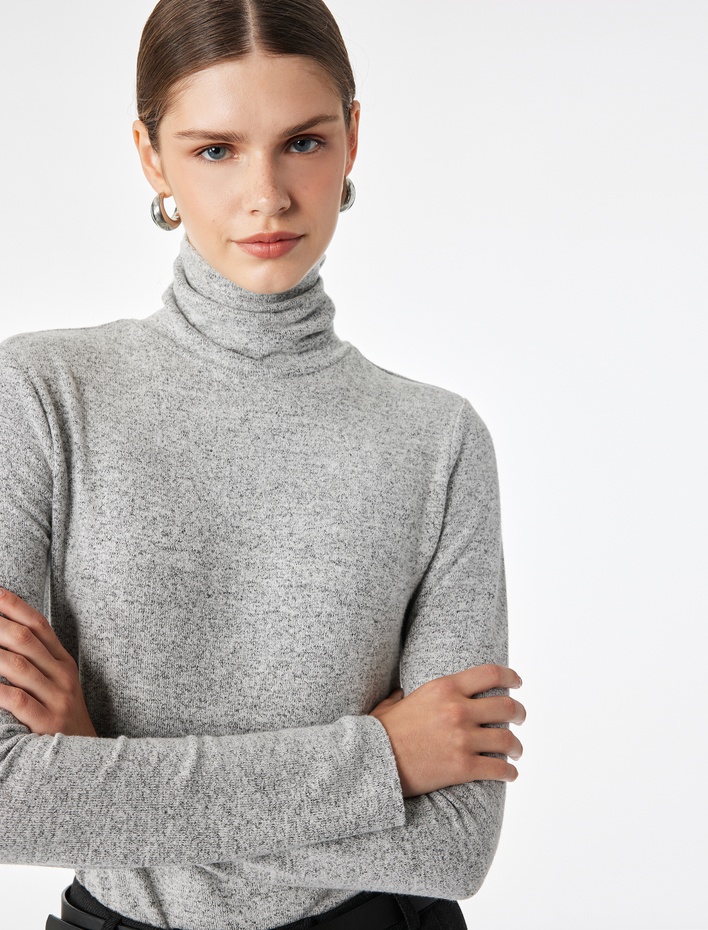  Slim Fit Balıkçı Yaka Uzun Kollu Tişört