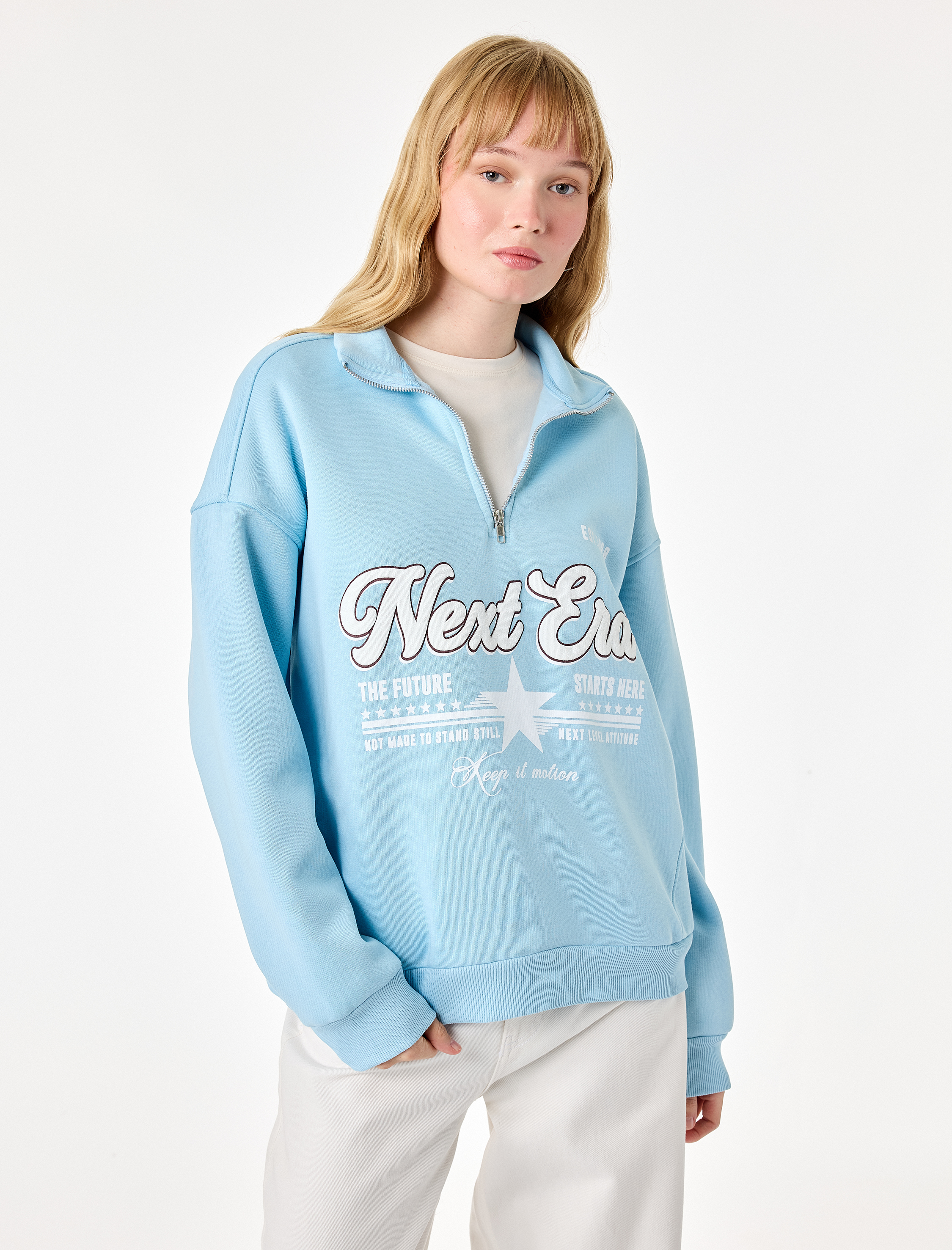   Şardonlu Yarım Fermuarlı Dik Yaka Uzun Kollu Baskılı Sweatshirt