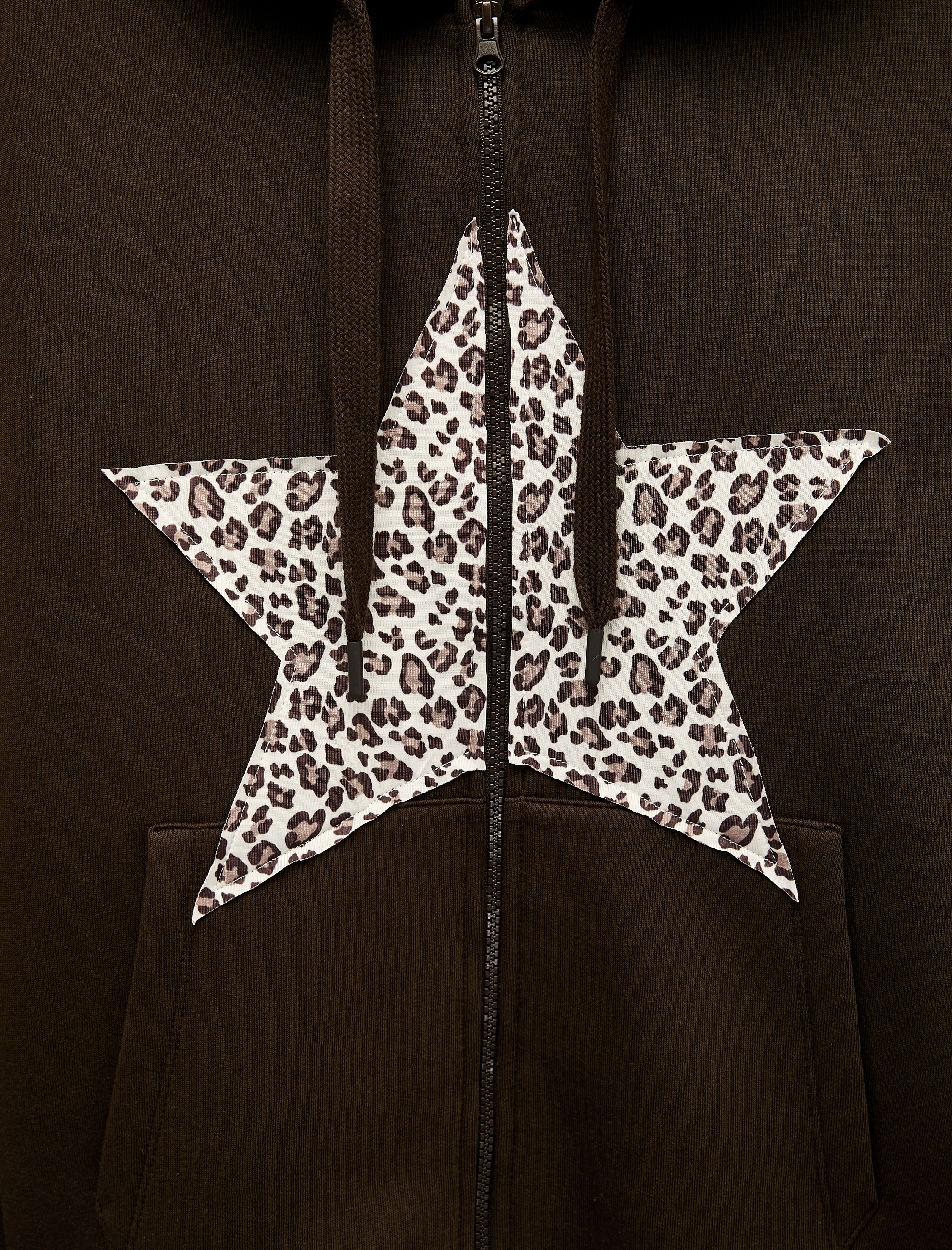   Cep Detaylı Şardonlu Leopar İşlemeli Kapüşonlu Fermuarlı Sweatshirt