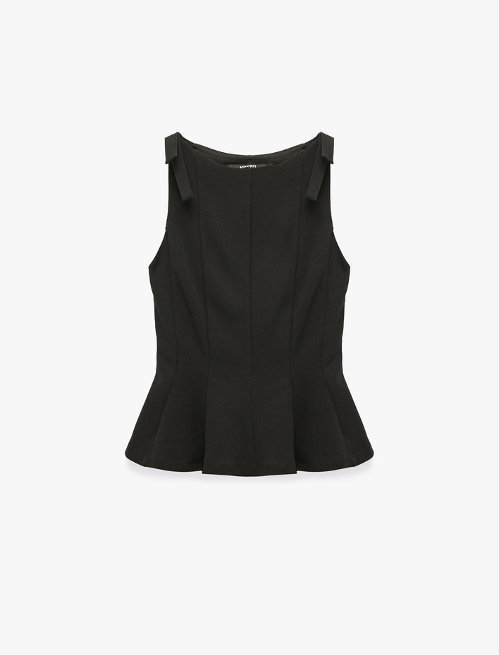 Krep Scuba Kumaş Fiyonk Detaylı Kayık Yaka Kolsuz Peplum Bluz