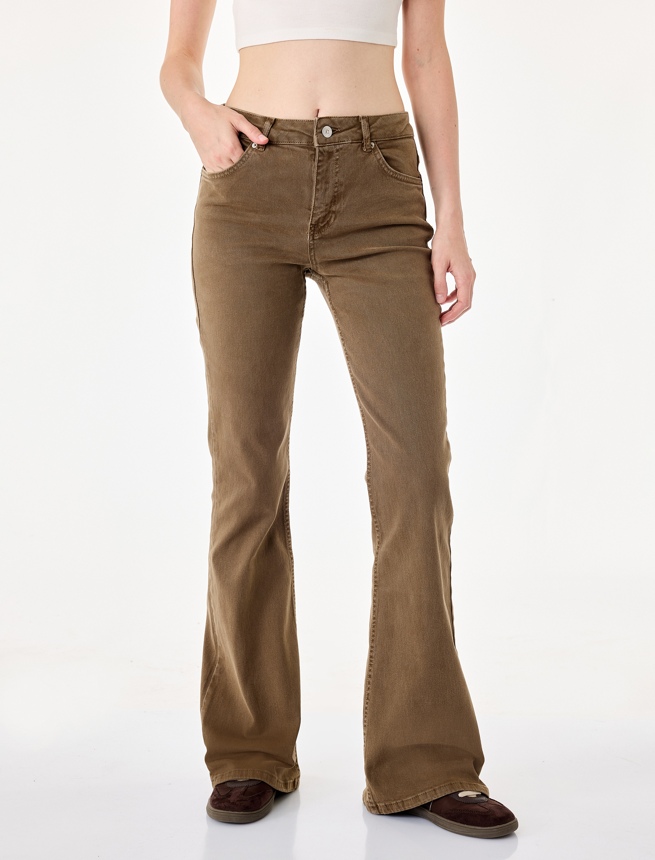   Pamuklu Dar Kesim Yüksek Bel Cepli Düğmeli İspanyol Paça Pantolon - Flare Jeans