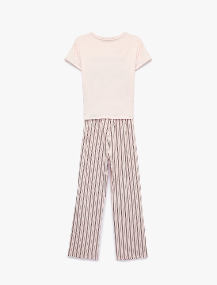  Kısa Kollu Bisiklet Yaka Rahat Kalıp Baskılı Pijama Takımı