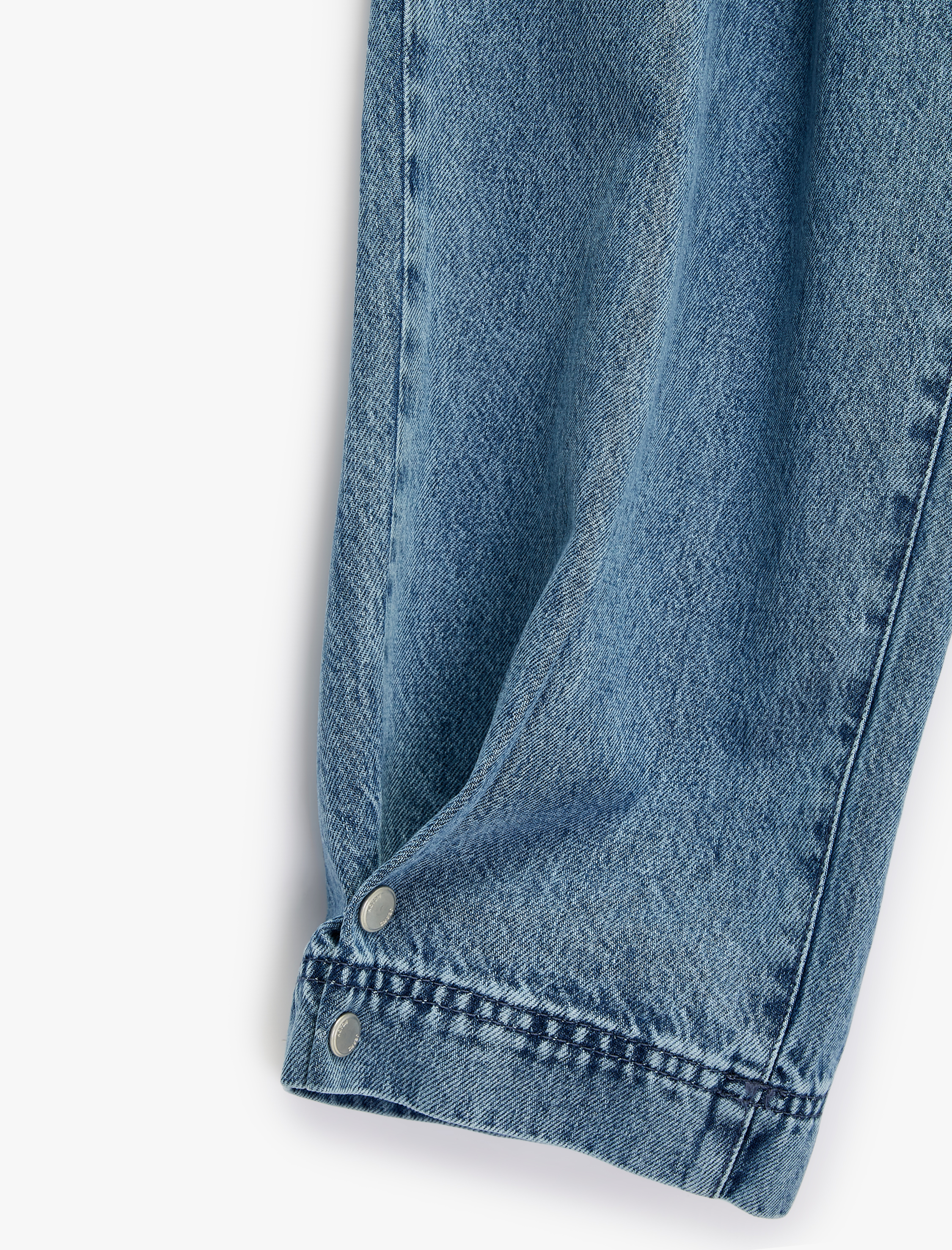   Pamuklu Bol Kalıp Pileli Düğme Detaylı Düşük Bel Denim Pantolon