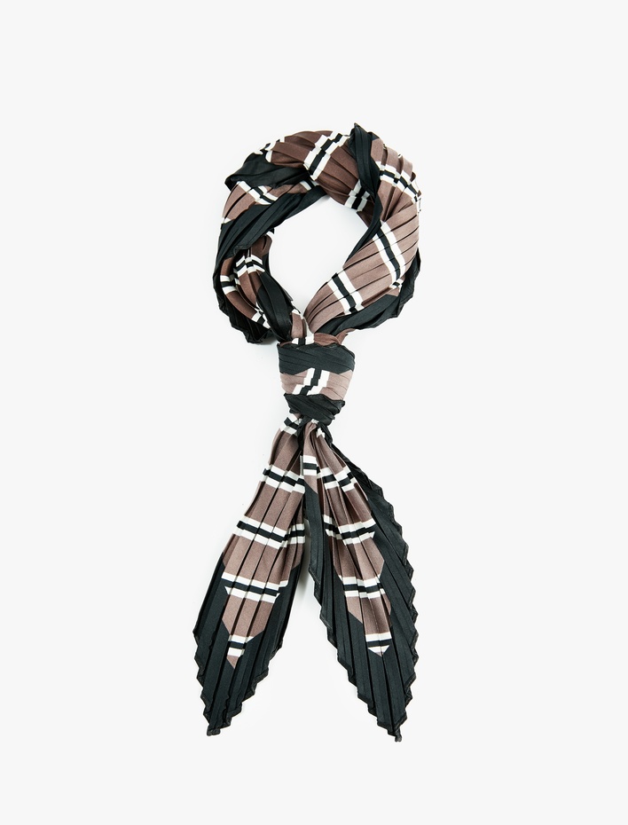 Kadın Çizgi Desenli Saten Kare Pileli Bandana Fular
