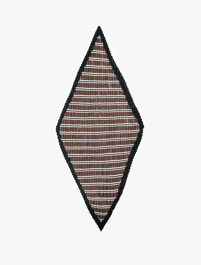 Kadın Çizgi Desenli Saten Kare Pileli Bandana Fular