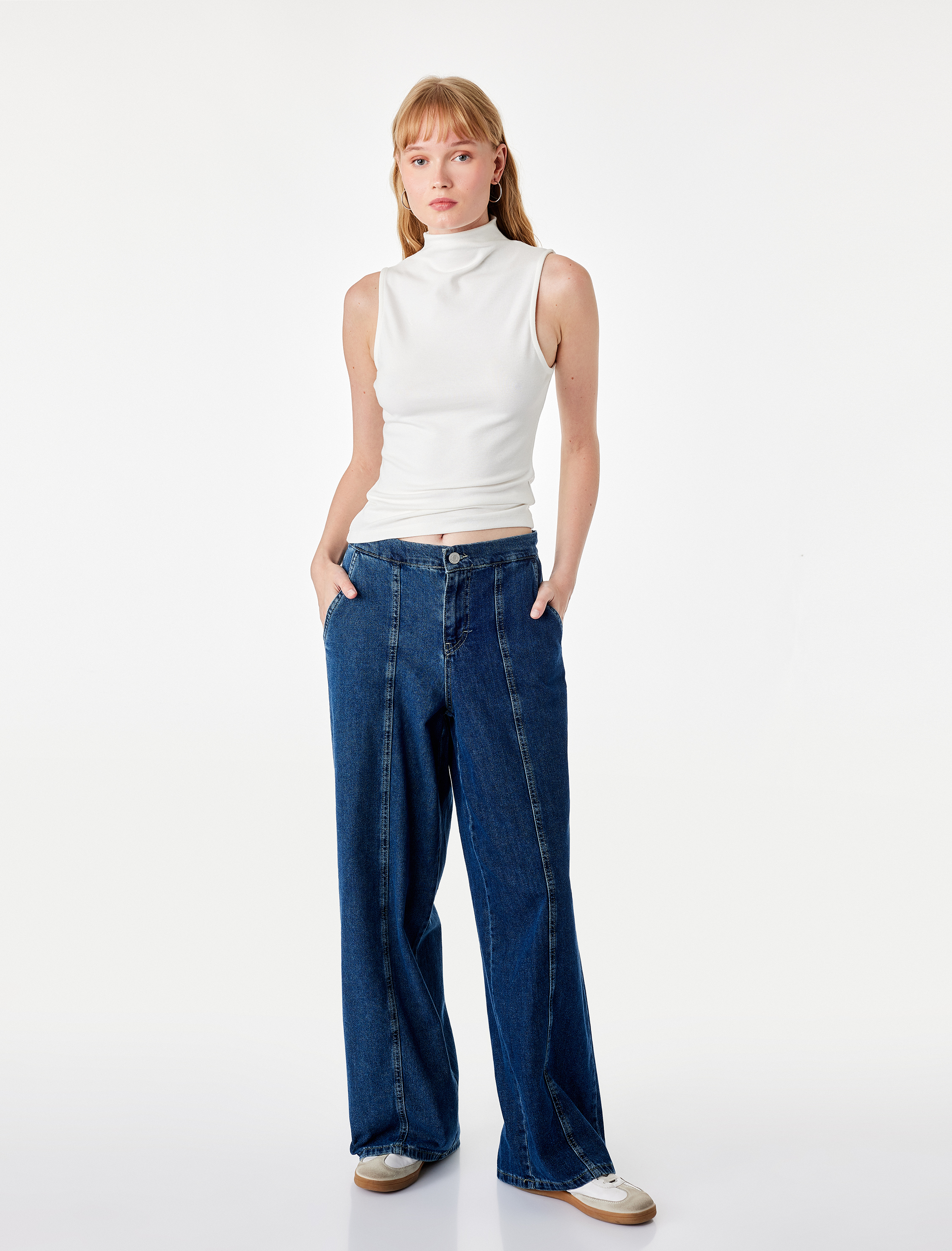   Modal Kumaş Slim Fit Kolsuz Dik Yaka Bluz