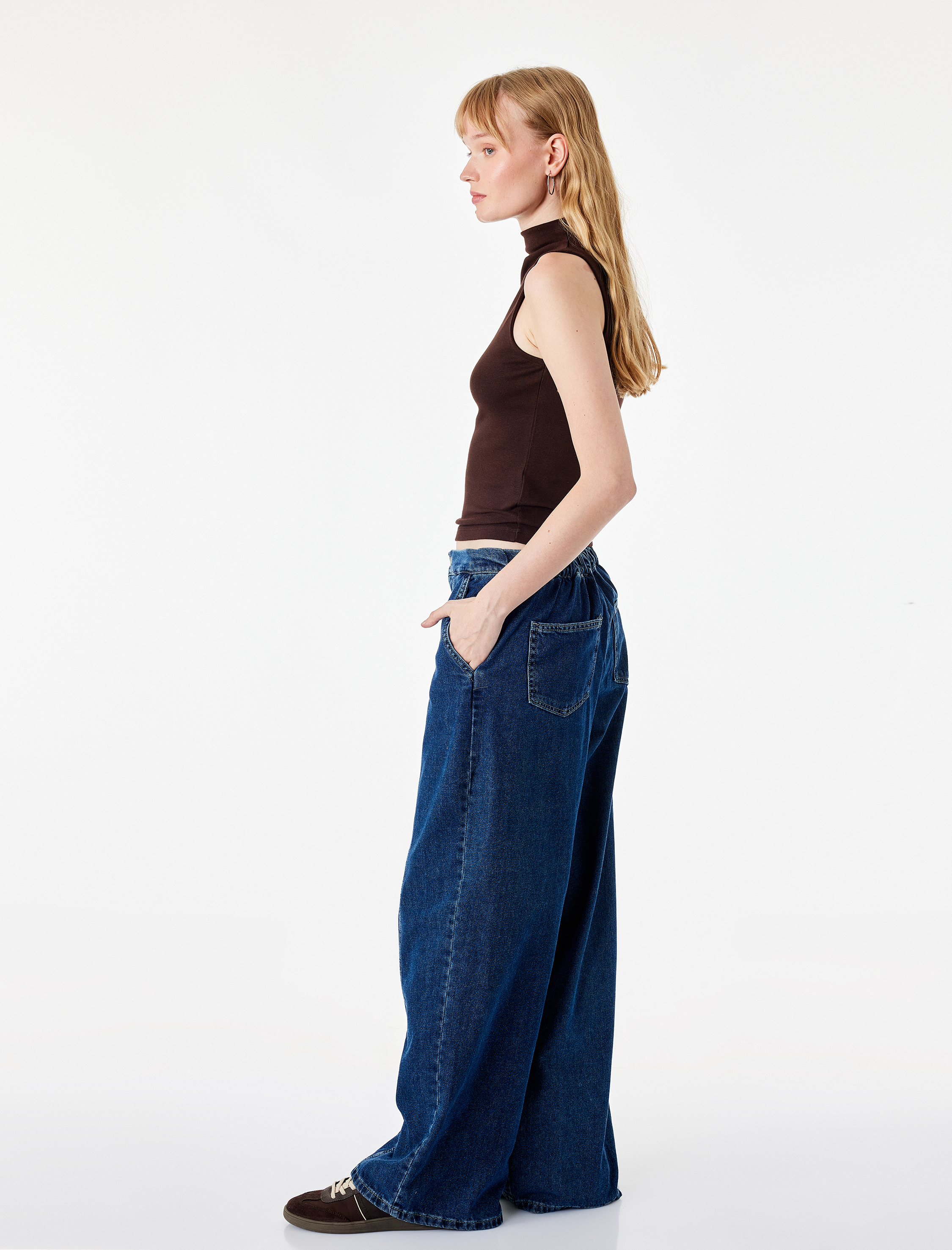   Modal Kumaş Slim Fit Kolsuz Dik Yaka Bluz