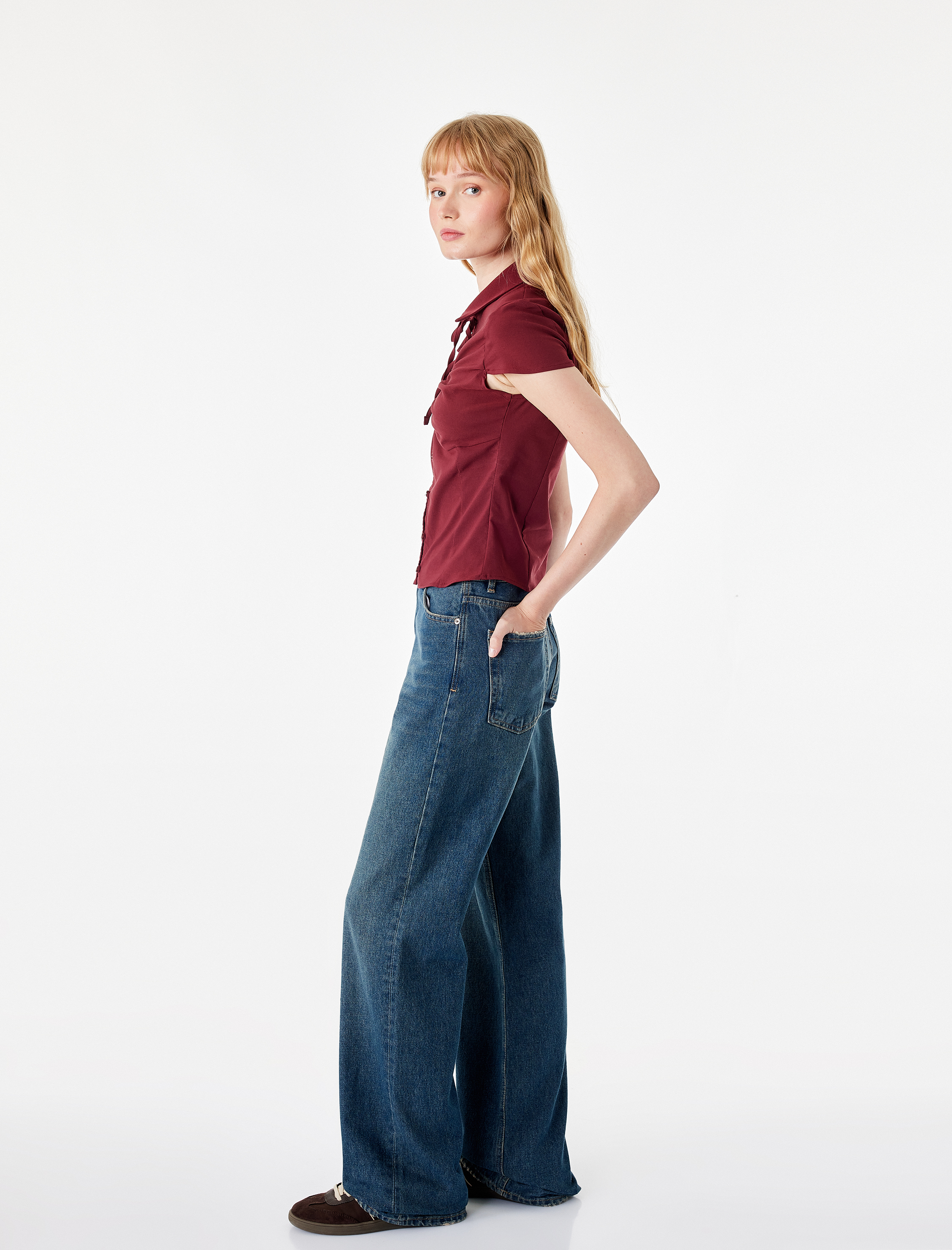   Slim Fit Düğmeli Büzgülü Klasik Yaka Bağcık Detaylı Kısa Kollu Bluz