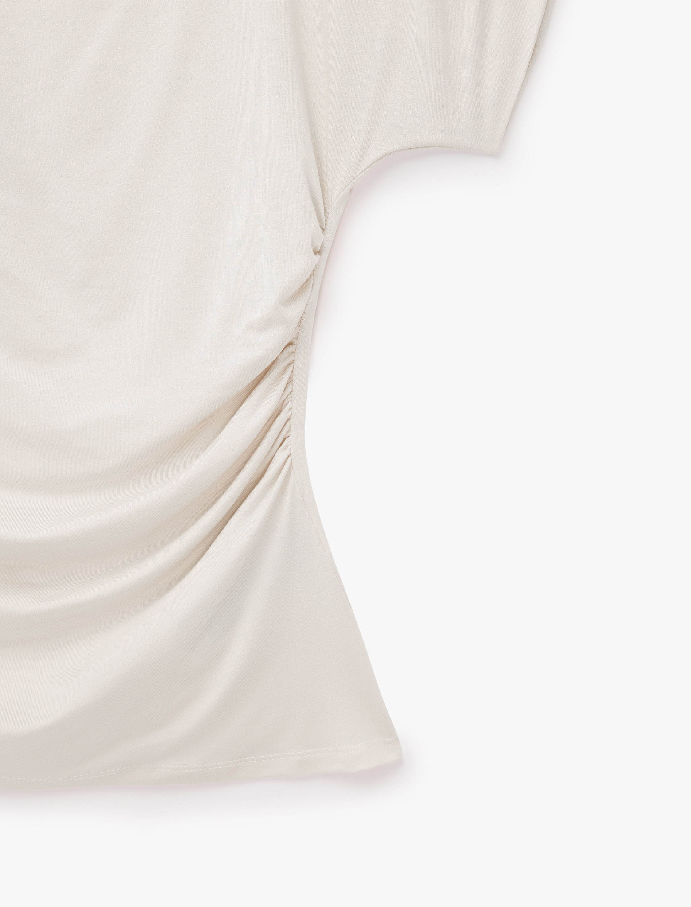   Slim Fit Asimetrik Kesim Kayık Yaka Omzu Açık Kısa Kollu Viskon Bluz