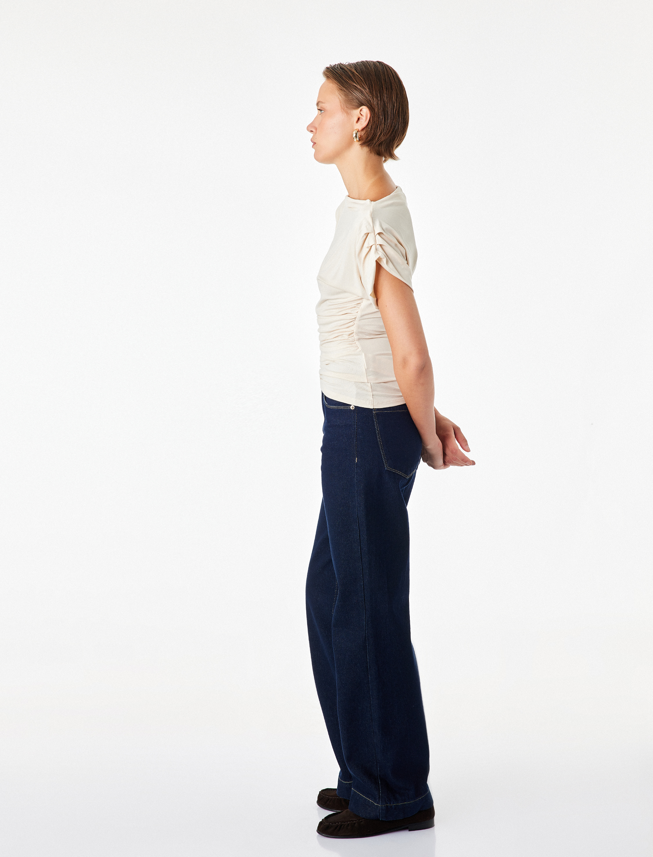   Slim Fit Asimetrik Kesim Kayık Yaka Omzu Açık Kısa Kollu Viskon Bluz