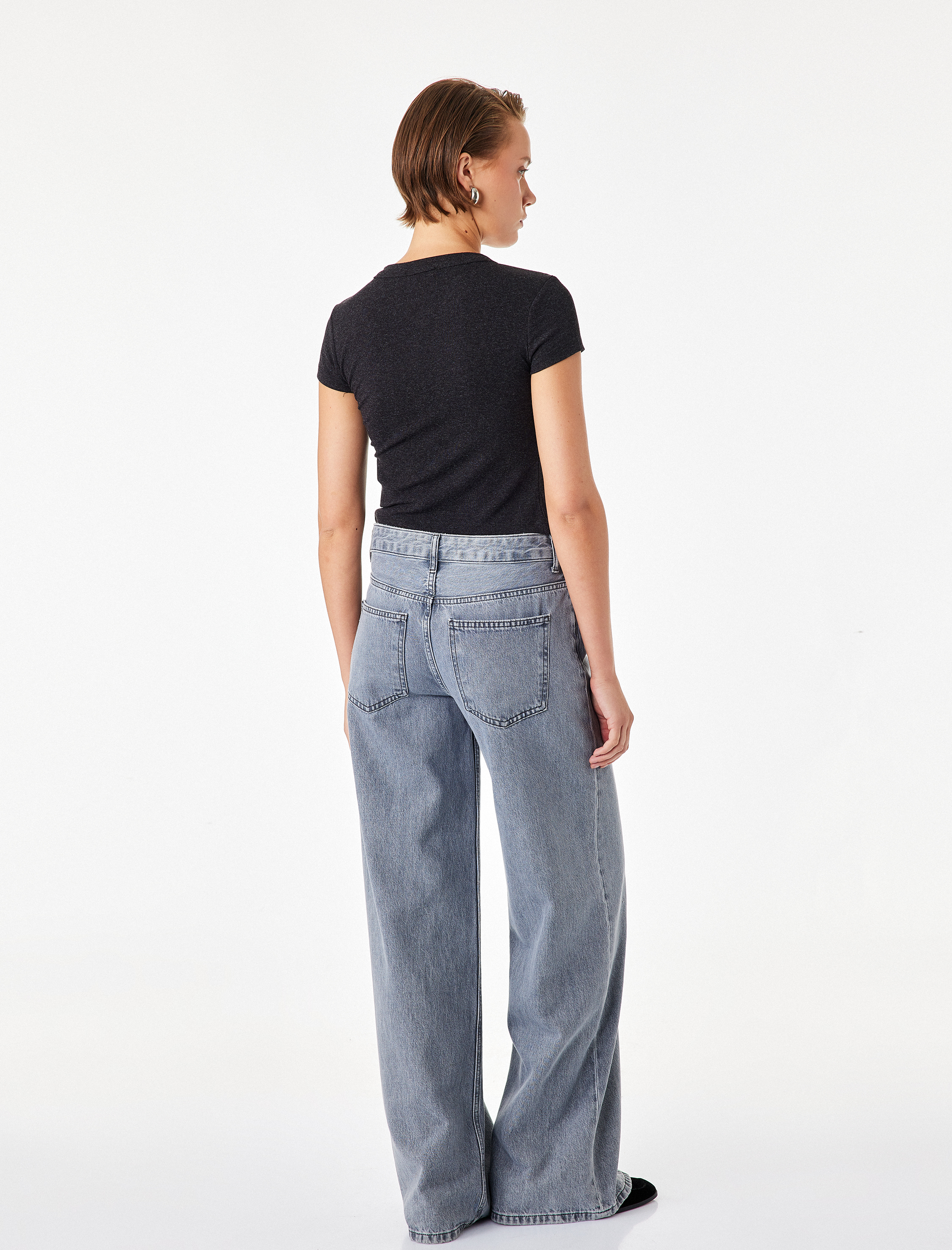   Slim Fit Düğmeli Bisiklet Yaka Kısa Kollu Hırka