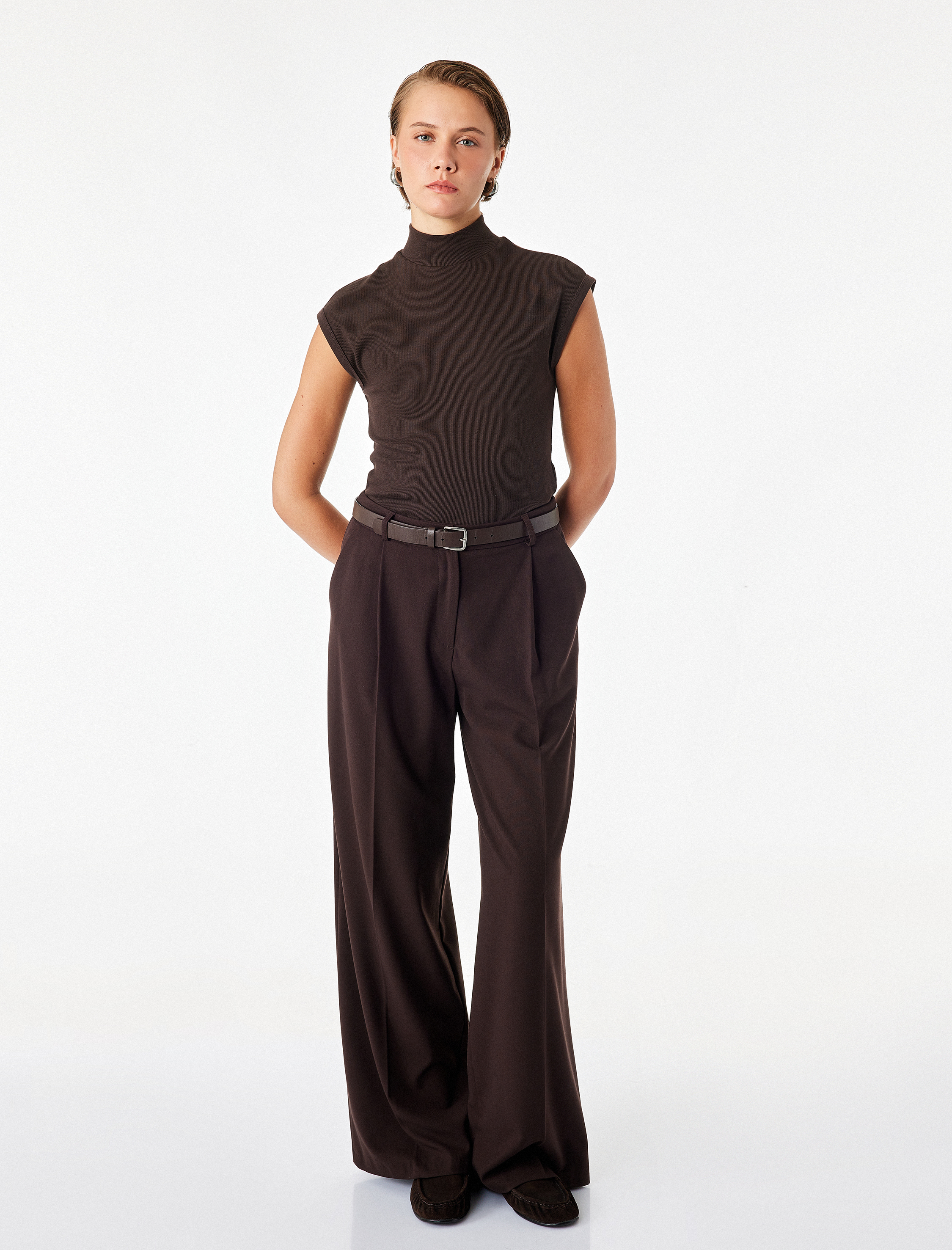   Pamuklu Slim Fit Kolsuz Dik Yaka Bluz