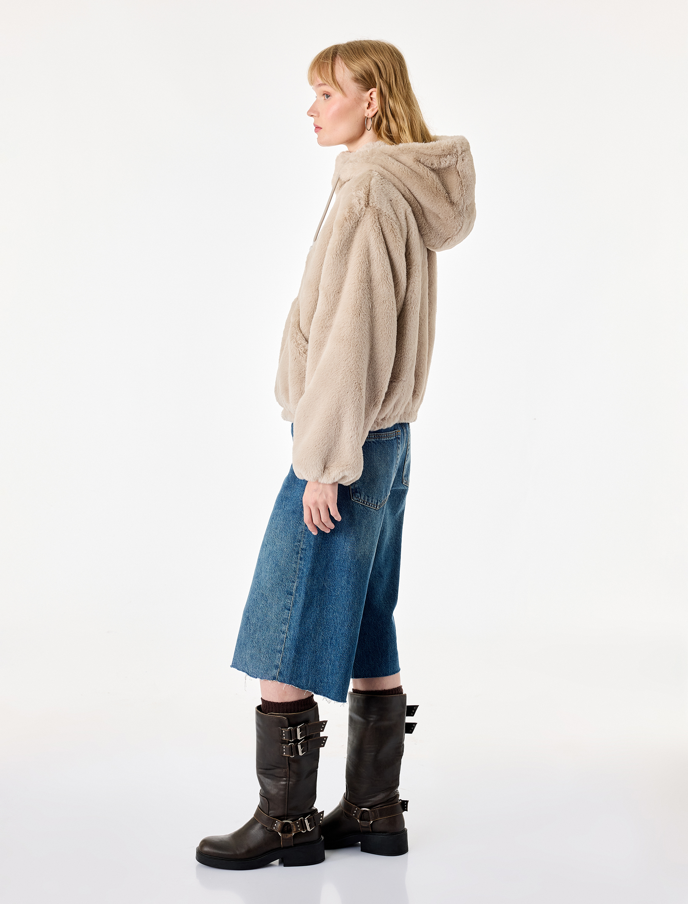   Fermuarlı Cepli Kapüşonlu Crop Peluş Ceket
