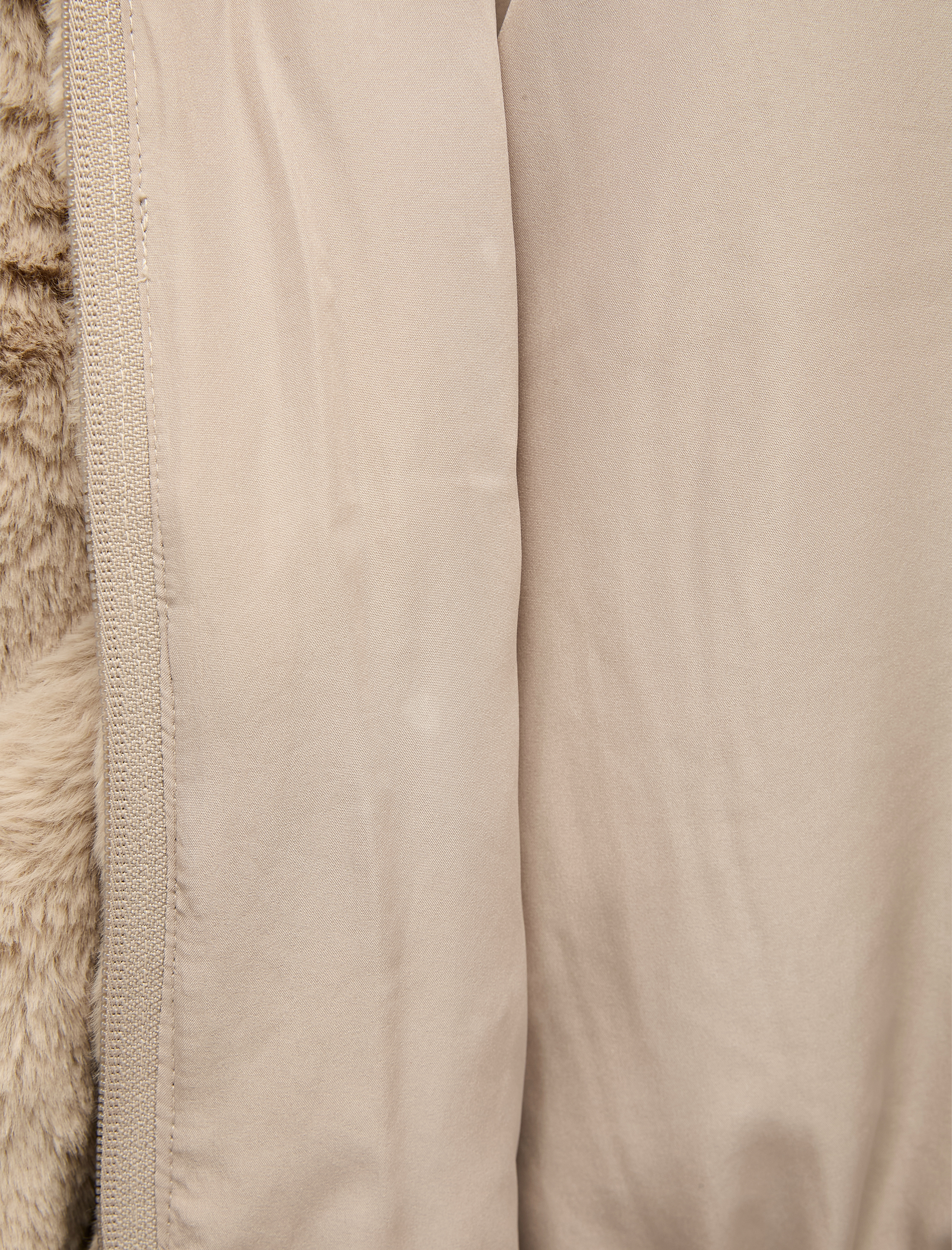   Fermuarlı Cepli Kapüşonlu Crop Peluş Ceket