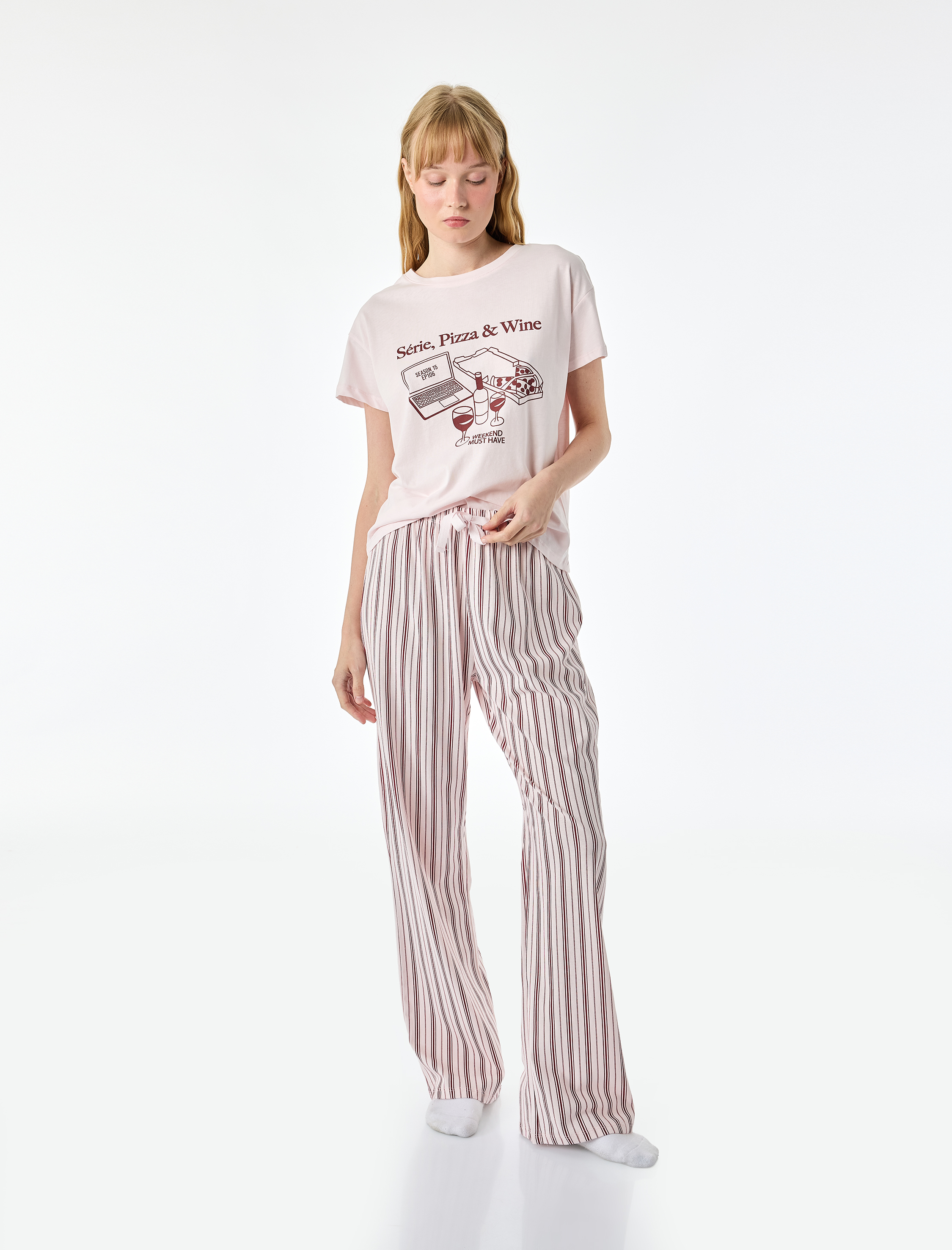   Kısa Kollu Bisiklet Yaka Rahat Kalıp Baskılı Pijama Takımı