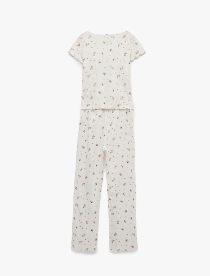  Rahat Kesim Pamuklu Kısa Kollu Çiçek Desenli Pijama Takımı