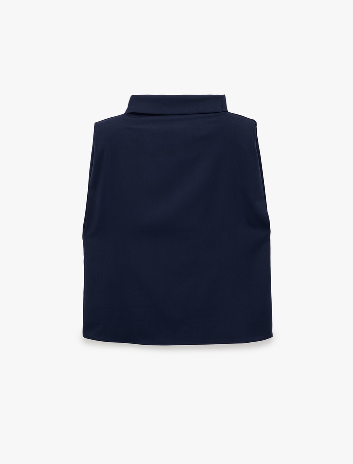  Boxy Fit Dik Degaje Yaka Kolsuz Bluz
