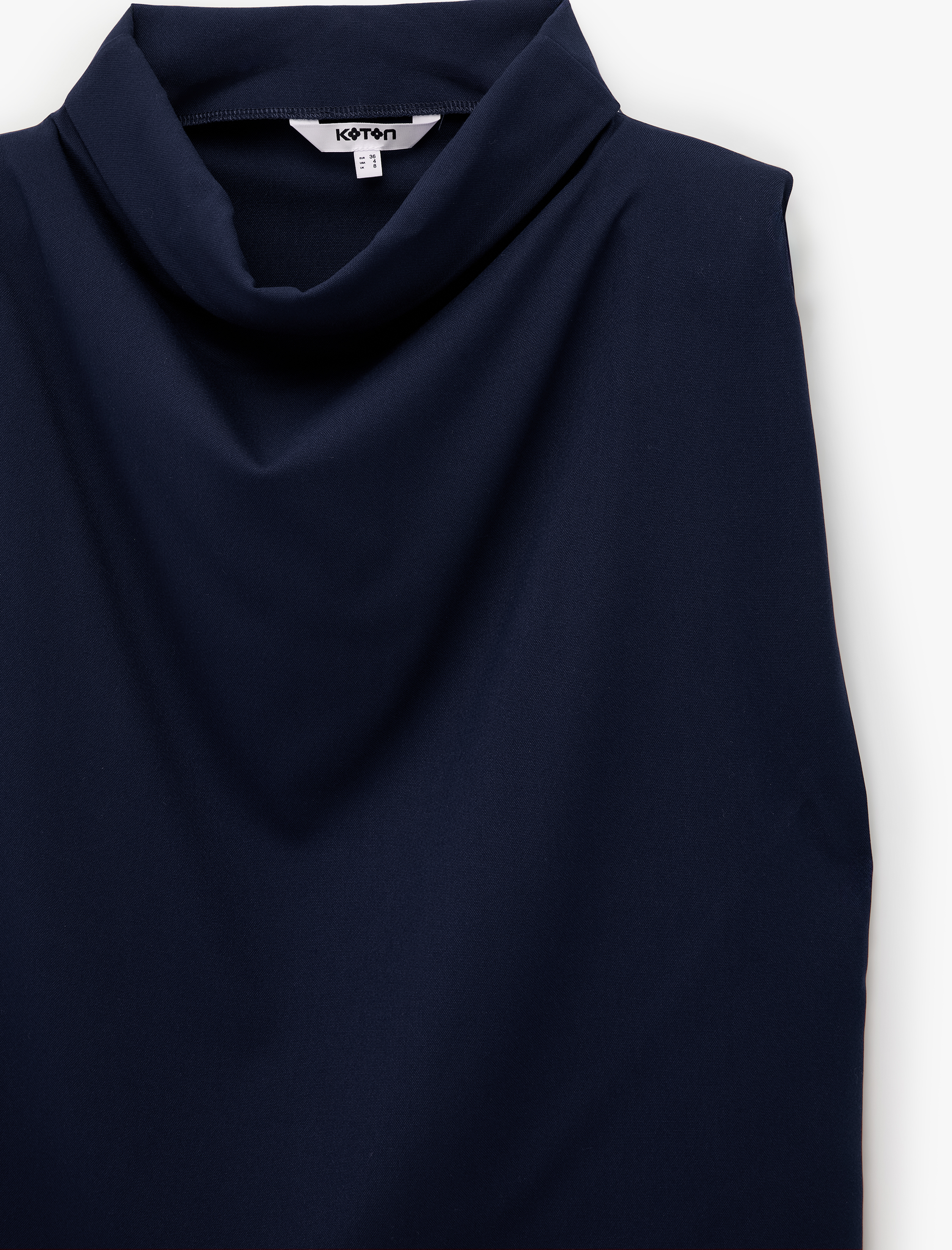   Boxy Fit Dik Degaje Yaka Kolsuz Bluz