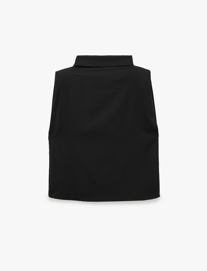  Boxy Fit Dik Degaje Yaka Kolsuz Bluz
