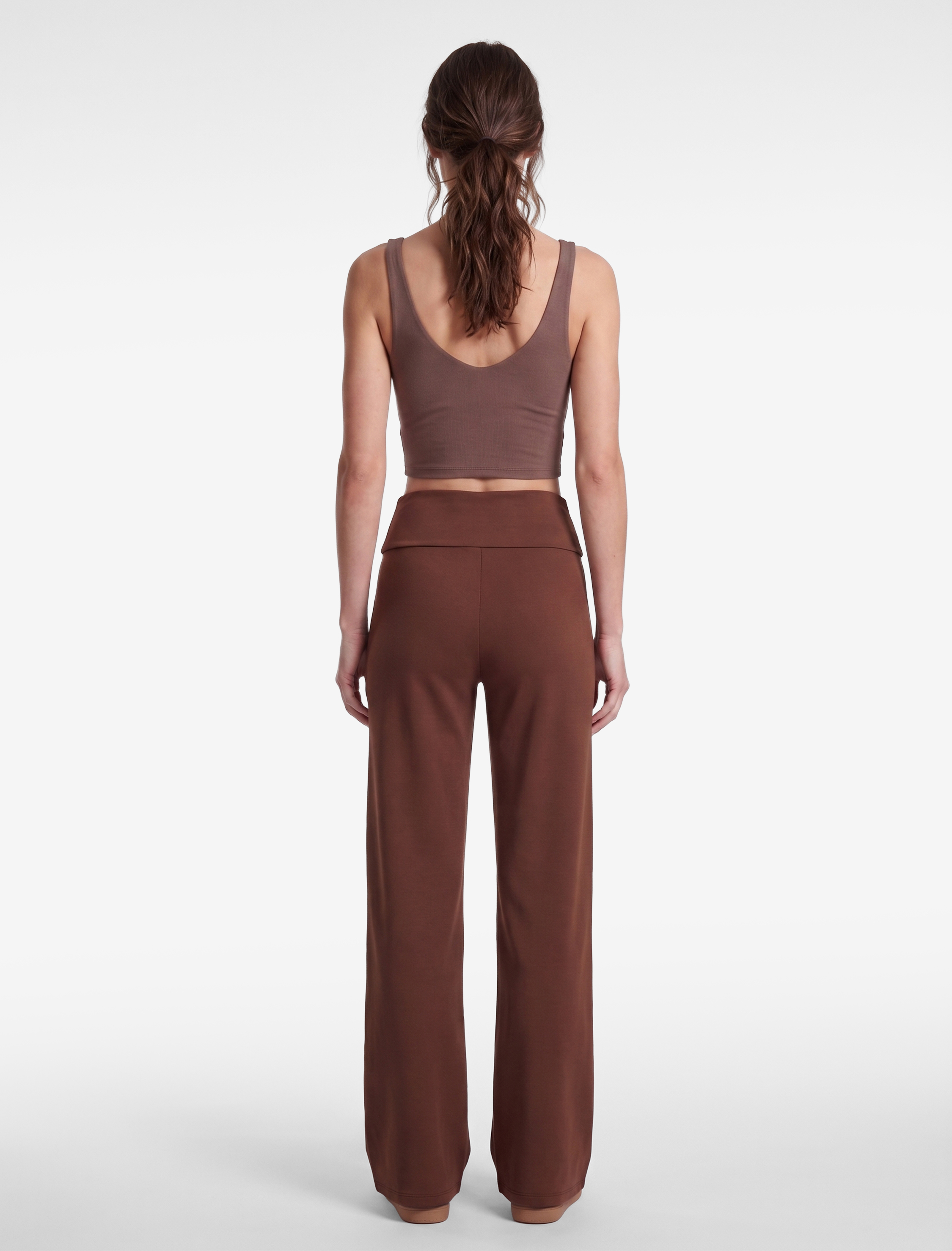   Kolsuz V Yaka Kaplı Slim Fit Sporcu Sütyeni