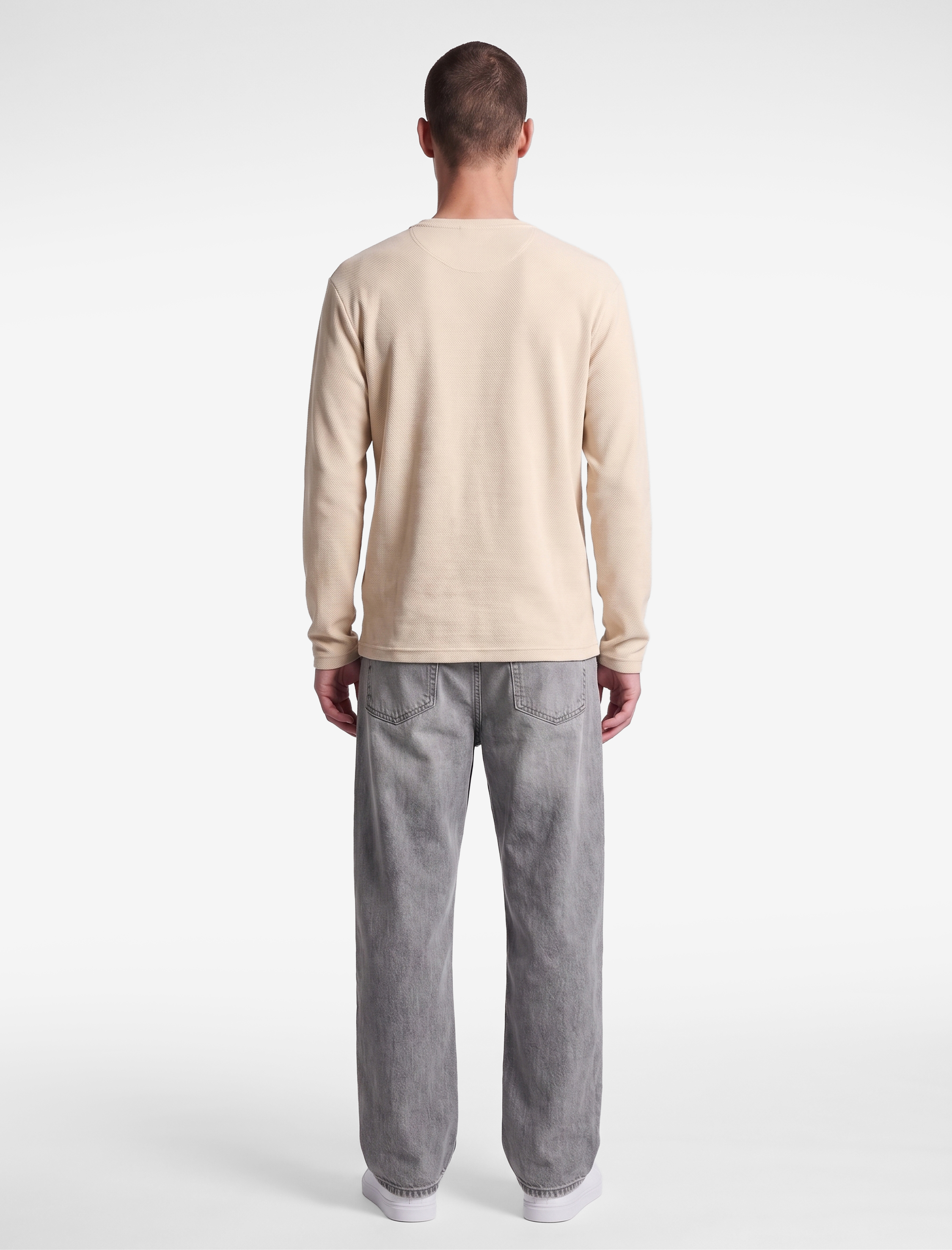   Pamuklu Uzun Kollu Pike Kumaş Düğmeli Henley Yaka Sweatshirt