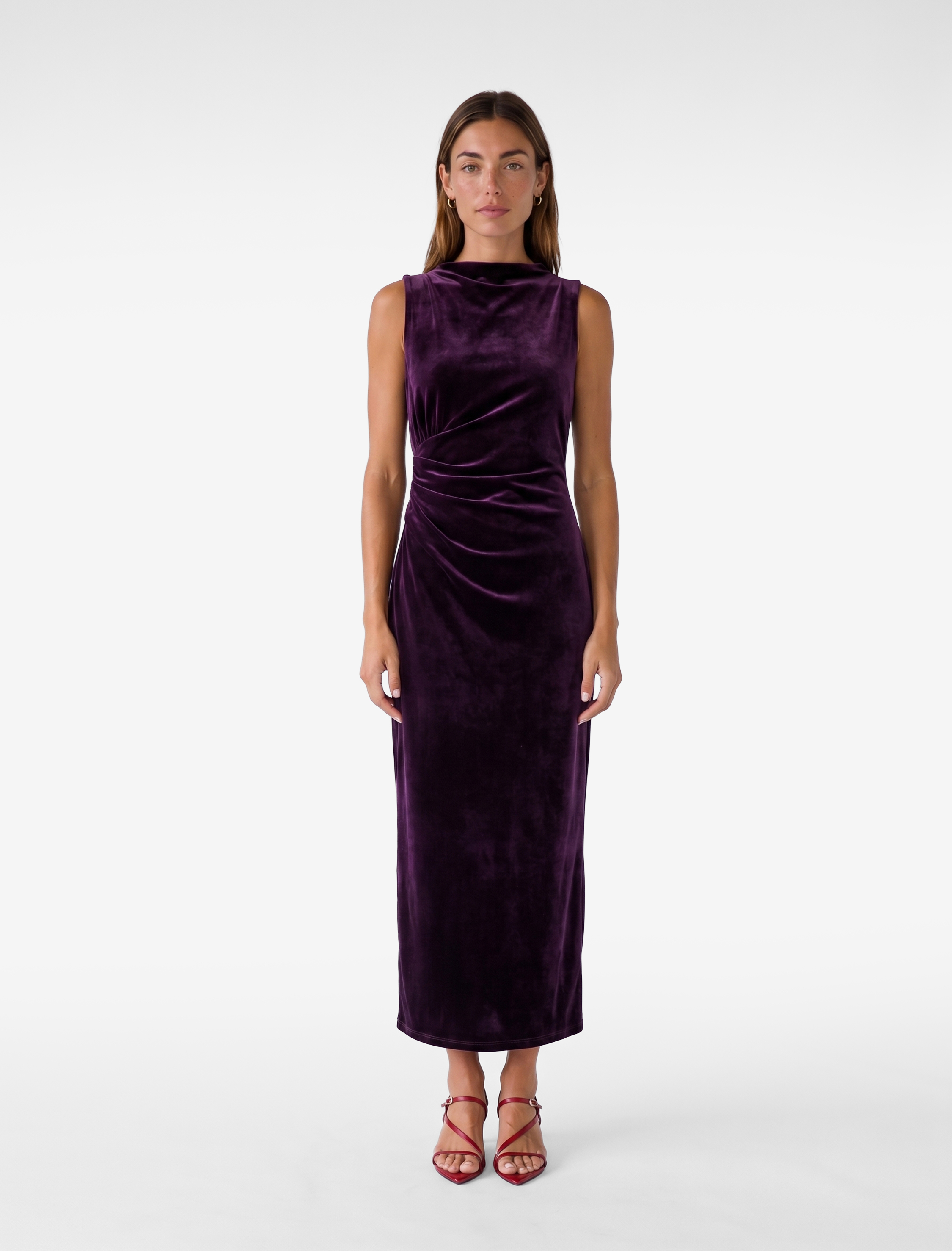   Slim Fit Bodycon Drapeli Hafif Dik Yaka Yırtmaçlı Kolsuz Midi Boy Kadife Elbise