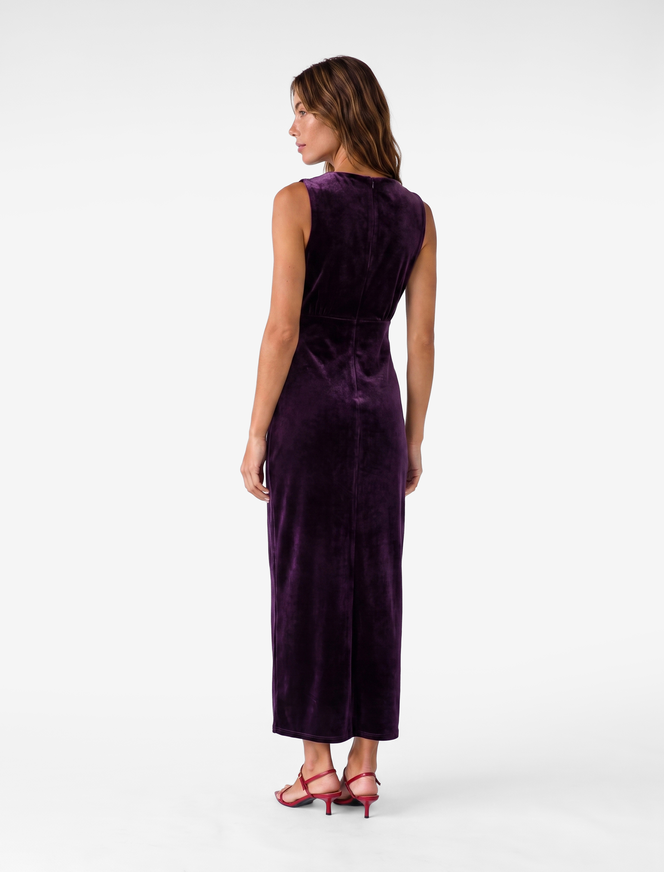   Slim Fit Bodycon Drapeli Hafif Dik Yaka Yırtmaçlı Kolsuz Midi Boy Kadife Elbise