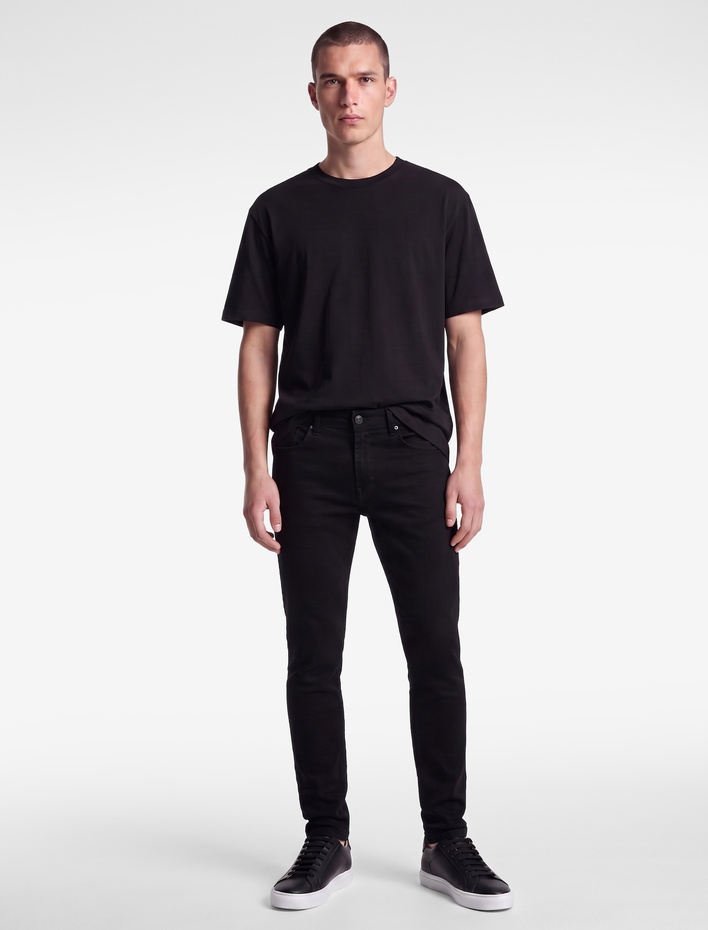  Slim Fit Kısa Kollu Bisiklet Yaka Basic Tişört