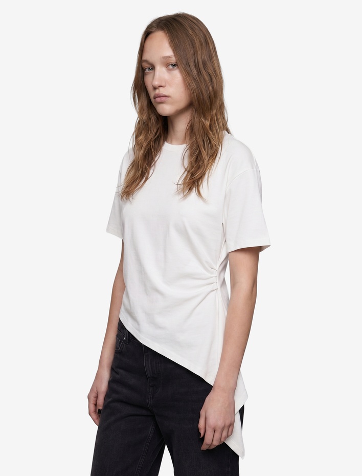  Modal Kumaş Slim Fit Bisiklet Yaka Kısa Kollu Asimetrik Tişört