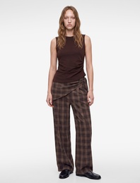 Asimetrik Kesim Slim Fit Bisiklet Yaka Kolsuz Bluz
