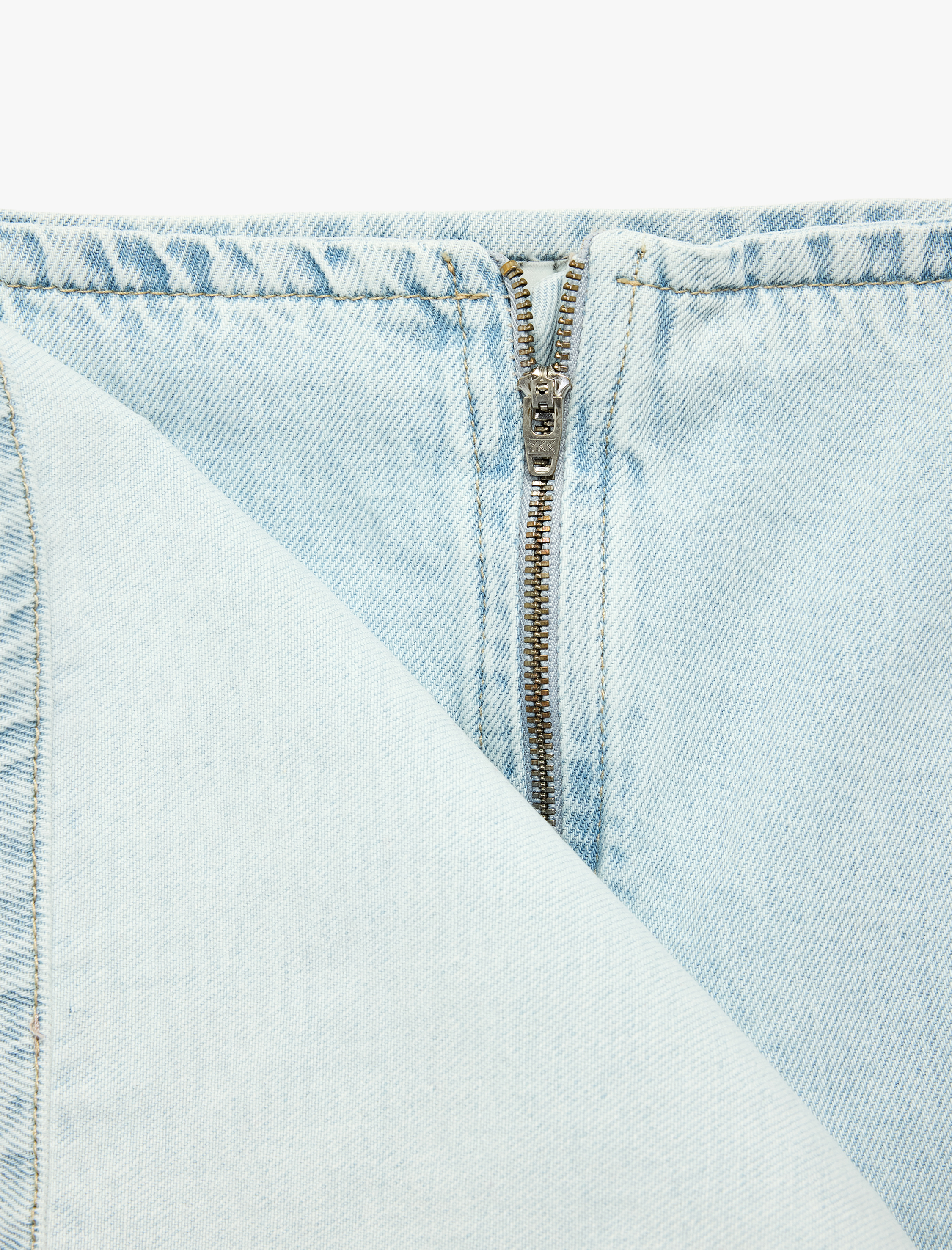   Rahat Kalıp Bağlama Detaylı Pamuklu Mini Denim Şort Etek