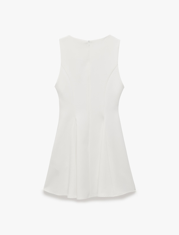  Slim Fit Bisiklet Yaka Kolsuz Mini Kloş Elbise