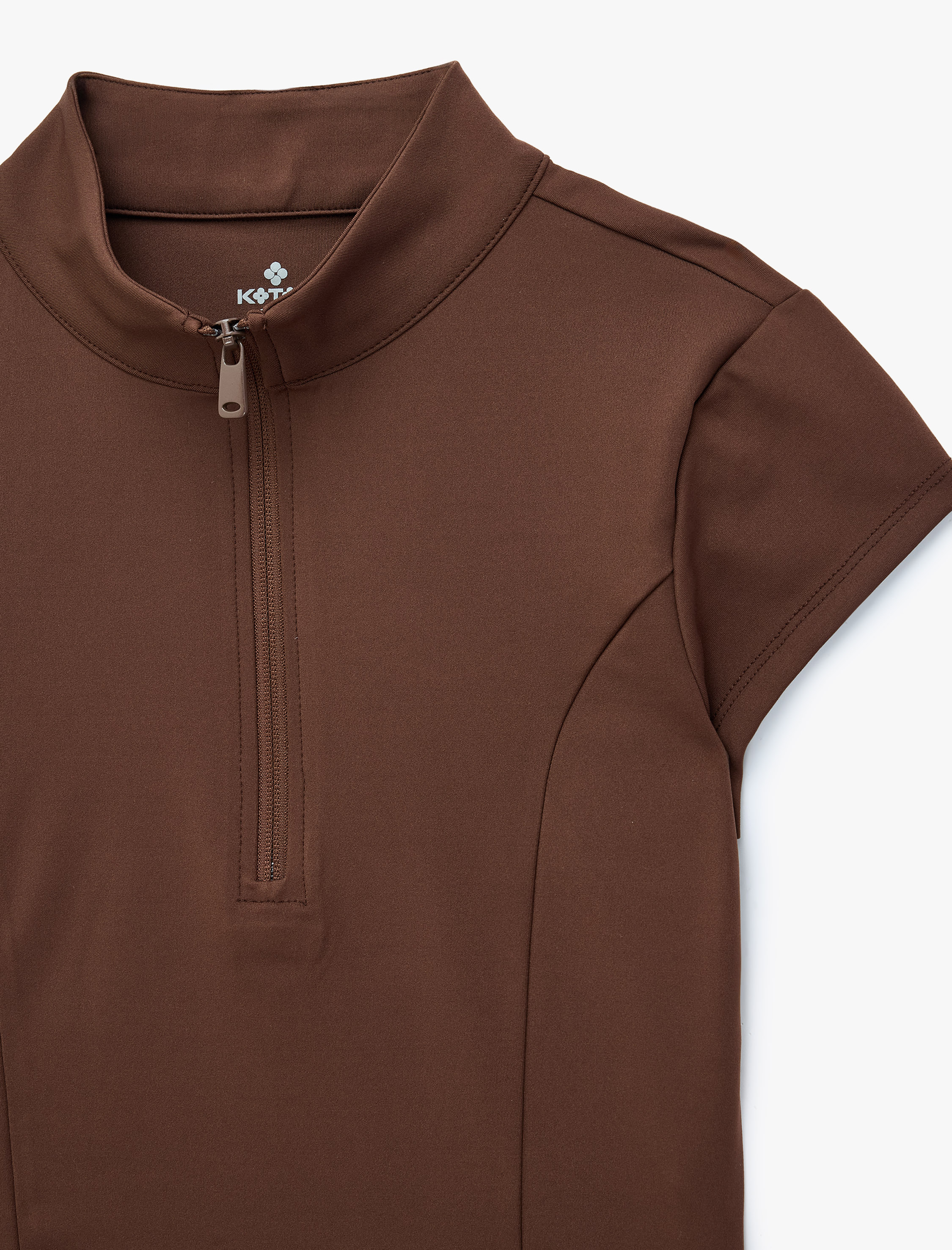   Yarım Fermuarlı Slim Fit Dik Yaka Kısa Kollu Spor Tişört