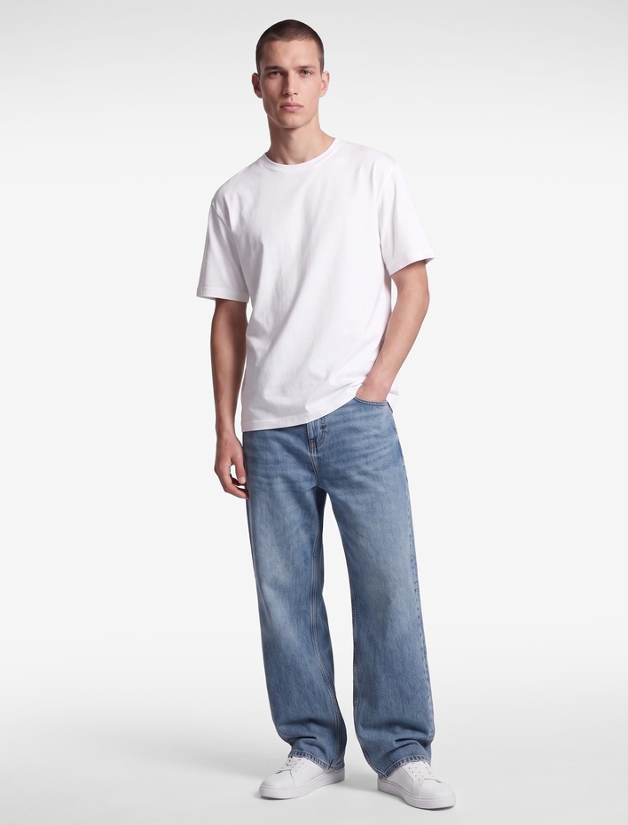  Slim Fit Kısa Kollu Bisiklet Yaka Basic Tişört