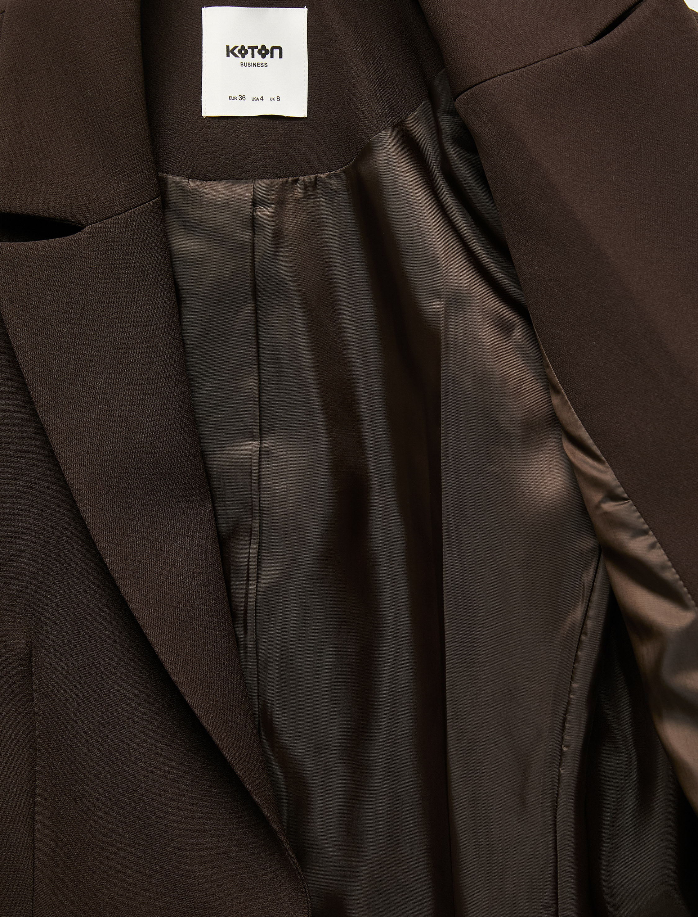   Geniş Yaka Cep Detaylı Düğmeli Blazer Ceket