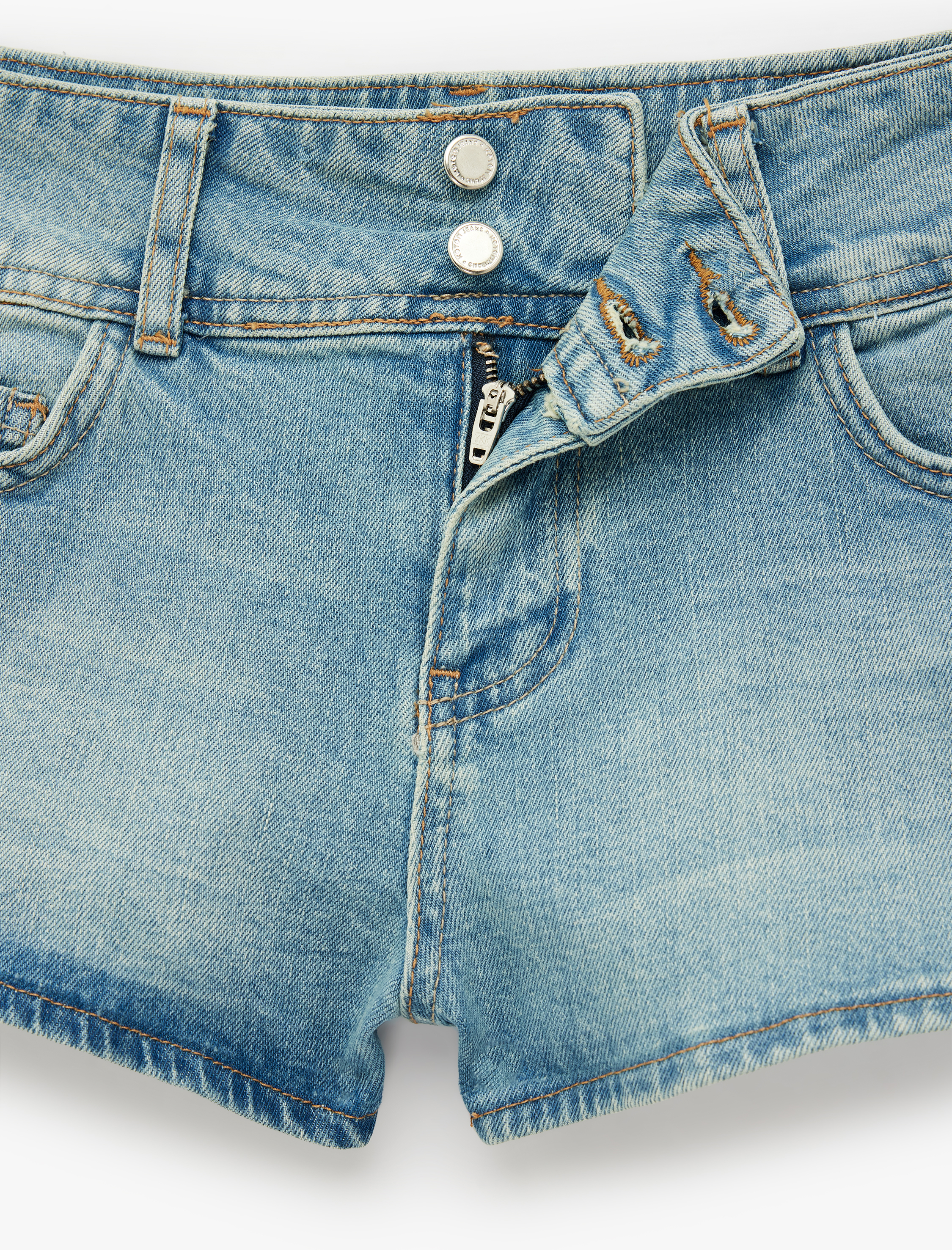  Pamuklu Normal Bel Cep Detaylı Düğmeli Mini Denim Şort