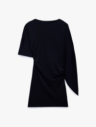 Drape Detaylı Slim Fit Yuvarlak Yaka Uzun Pelerin Kol Detaylı Mini Elbise