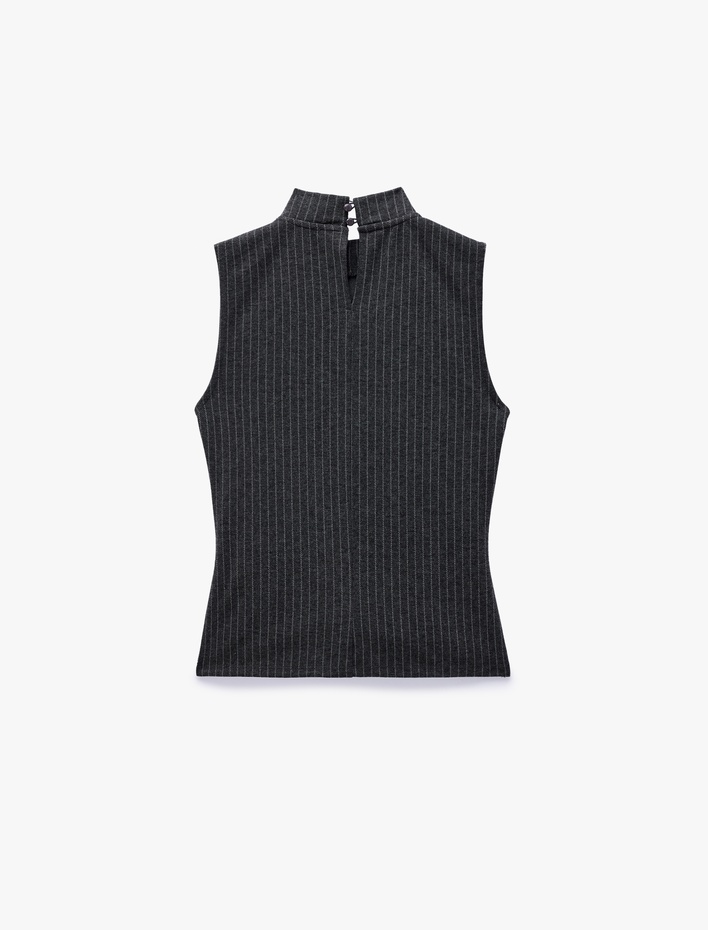  Slim Fit Bağlama Detaylı Kruvaze Çizgili Dik Yaka Kolsuz Bluz