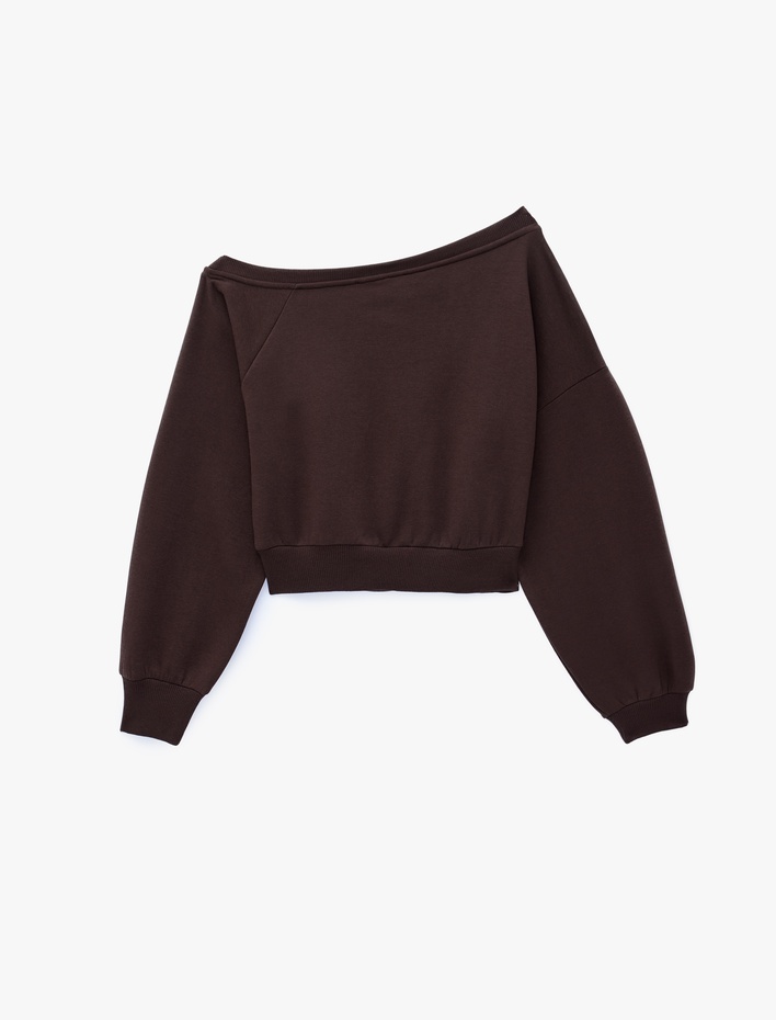  Uzun Kollu Üç İplik Asimetrik Kayık Yaka Omzu Açık Sweatshirt