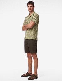 Regular Fit Düğmeli Kısa Kollu Dokulu Devrik Yaka Batik Desenli Gömlek