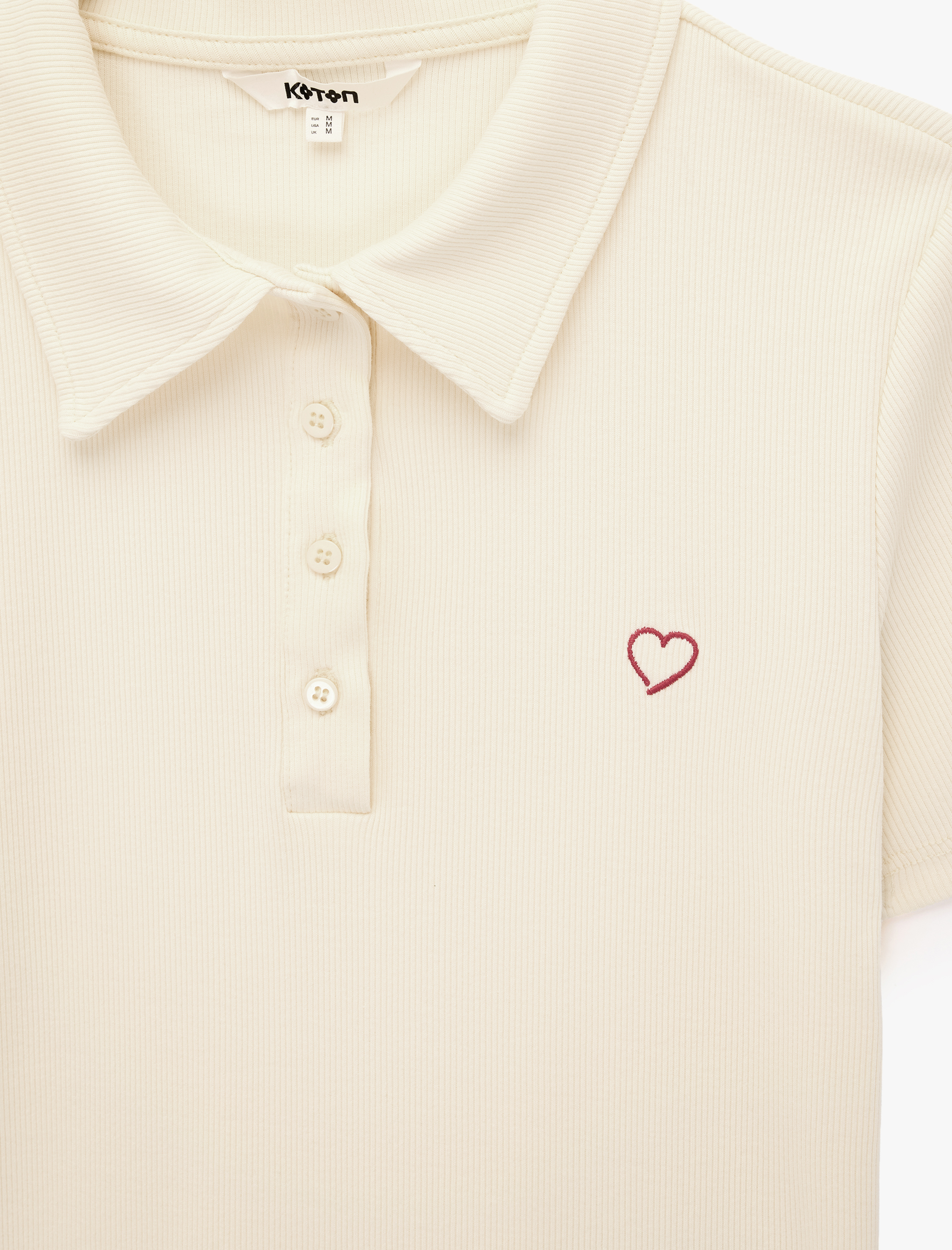   Pamuklu Slim Fit Düğmeli Kalp İşleme Detaylı Polo Yaka Kısa Kollu Fitilli Tişört